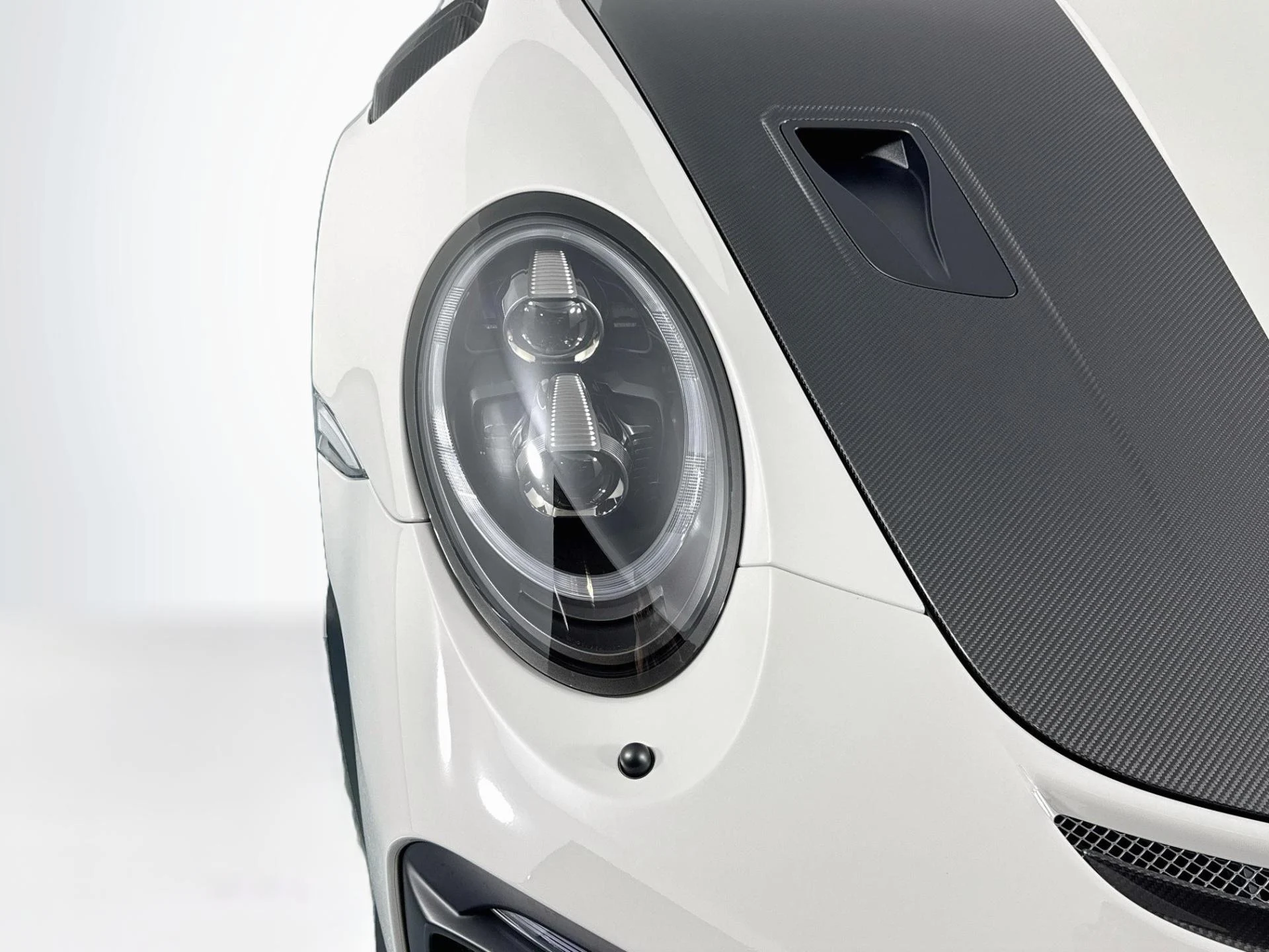 mph080_2252173824_Used_2018_Porsche_911_GT_2_RS_1790873207_28e75cbd05