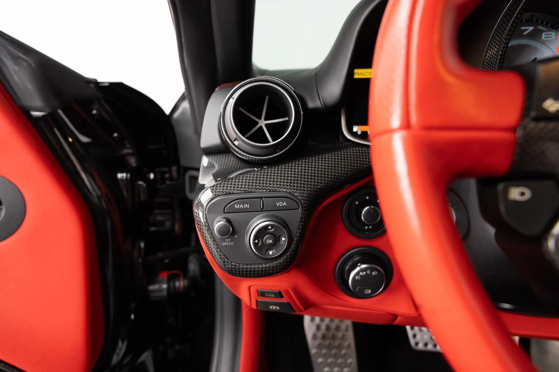 mph080_2404911788_Used_2014_Ferrari_F12berlinetta_1784559579_366c48f7c3