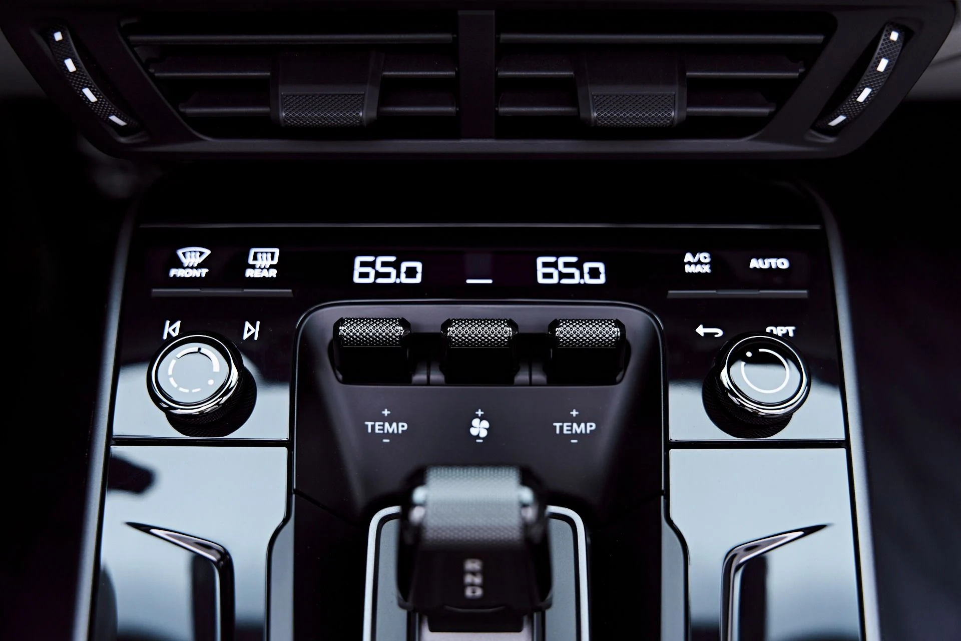 mph080_2655761792_Used_2025_Porsche_911_Carrera_1777504857_d0475d69fa