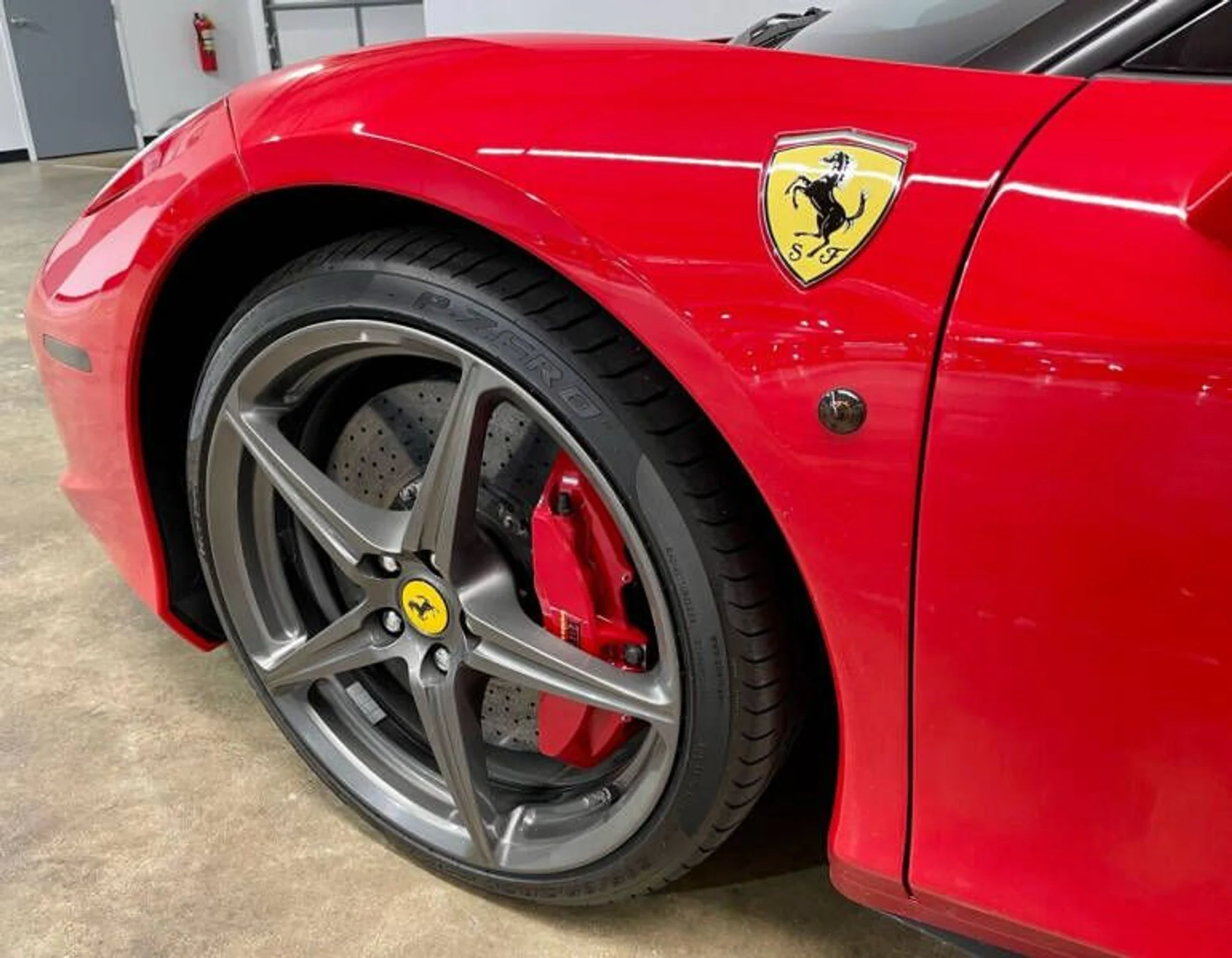 mph080_2737355855_2012_ferrari_458_italia_base_2dr_coupe_ba4e69d3a7