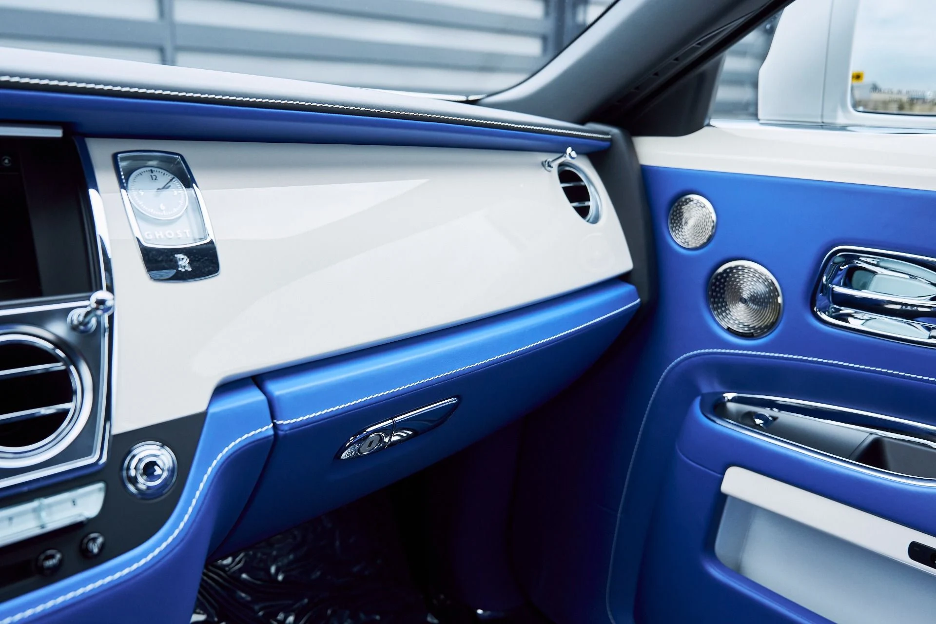 mph080_2737570243_Used_2019_Rolls_Royce_Ghost_Base_1767224407_ac695708c9