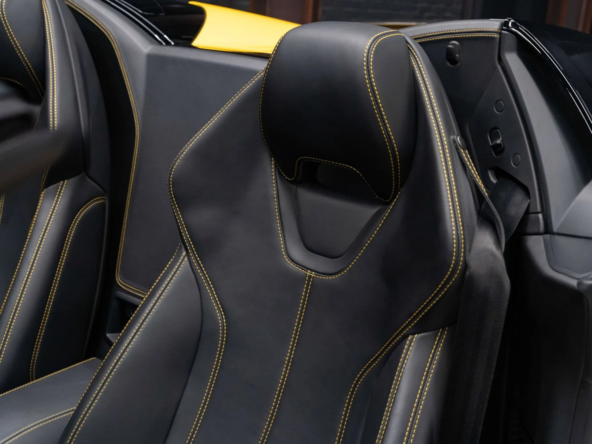 mph080_2759521030_lamborghini_huracan_2017_c20a6e7c85