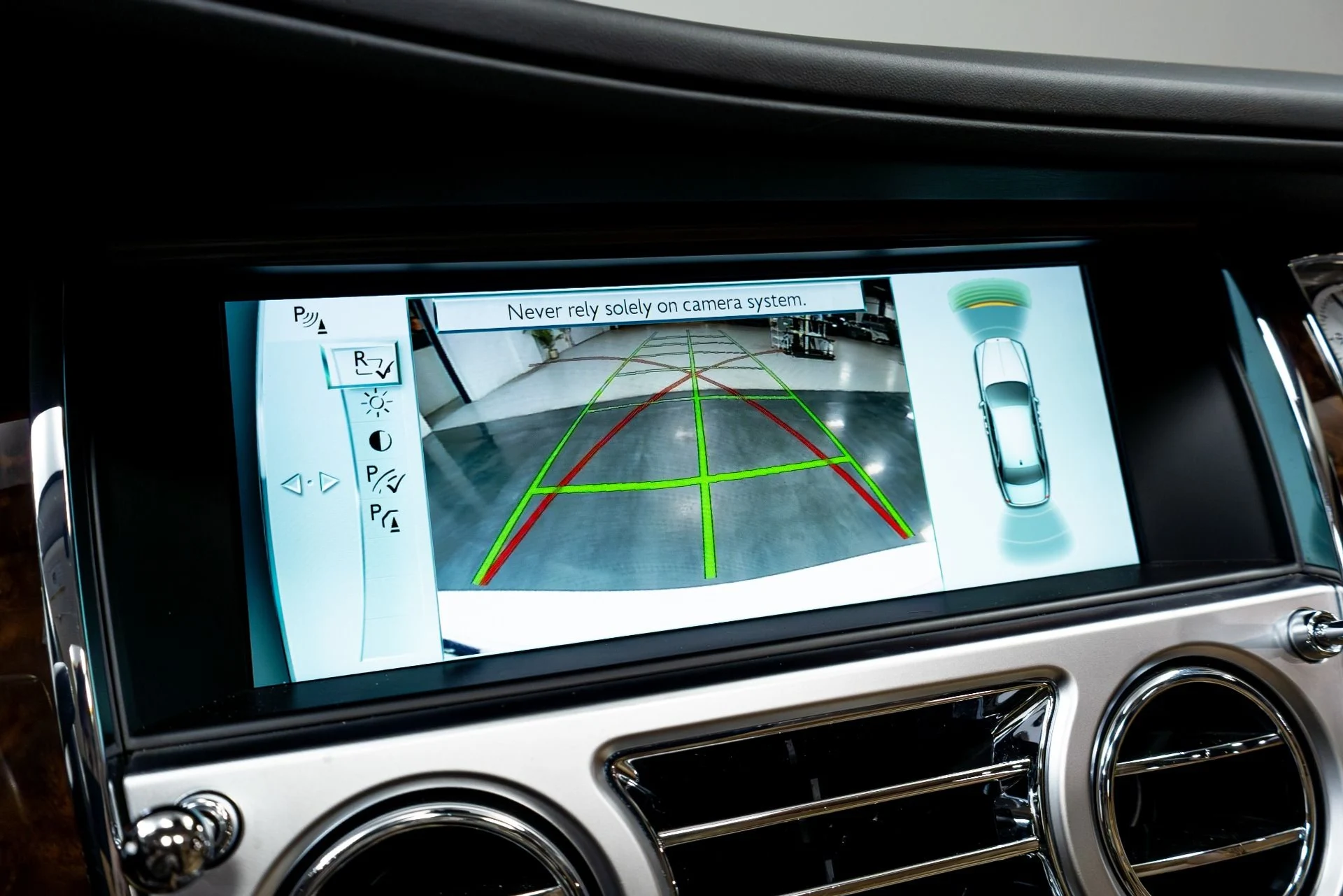 mph080_2765912748_Used_2017_Rolls_Royce_Ghost_1774888920_876442a582