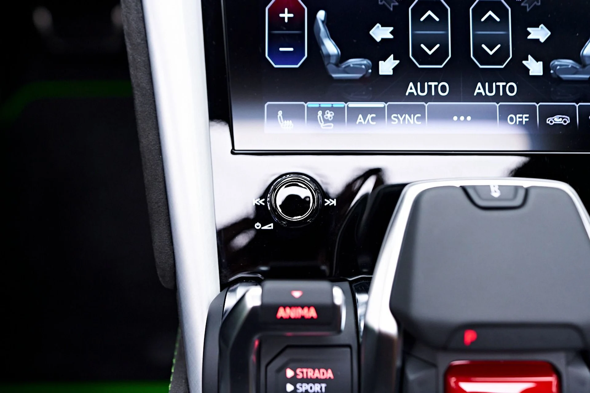 mph080_2793086504_Used_2024_Lamborghini_Urus_S_1745956869_308b2f53bb