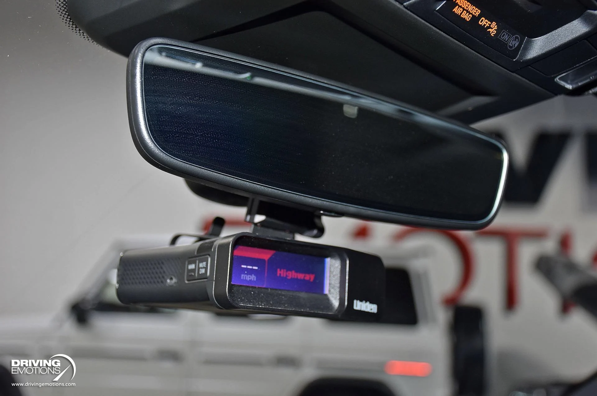 mph080_285429076_865_p81_l_d80277b66b