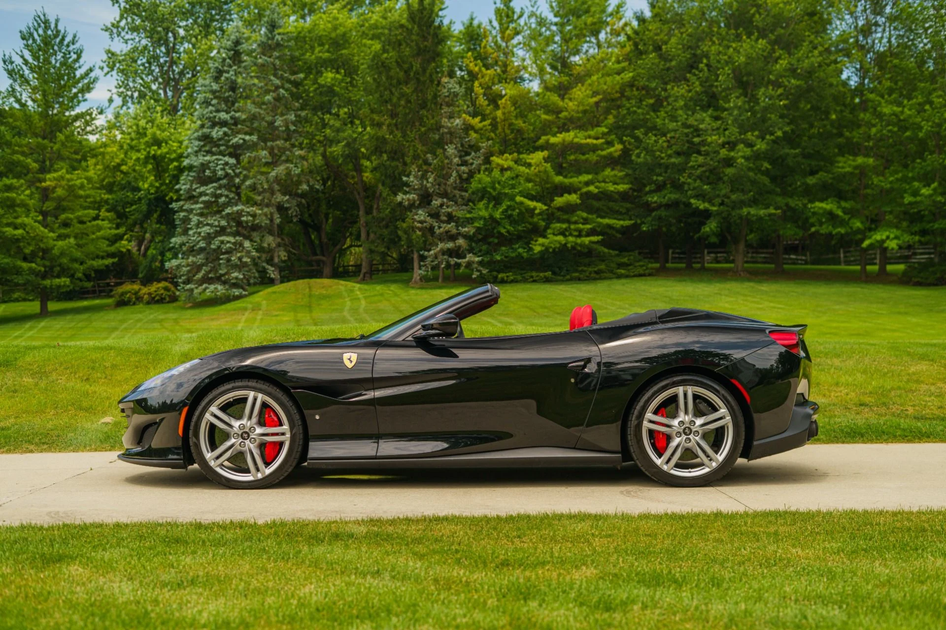 mph080_2884107084_Used_2019_Ferrari_Portofino_1783726040_0350a08492