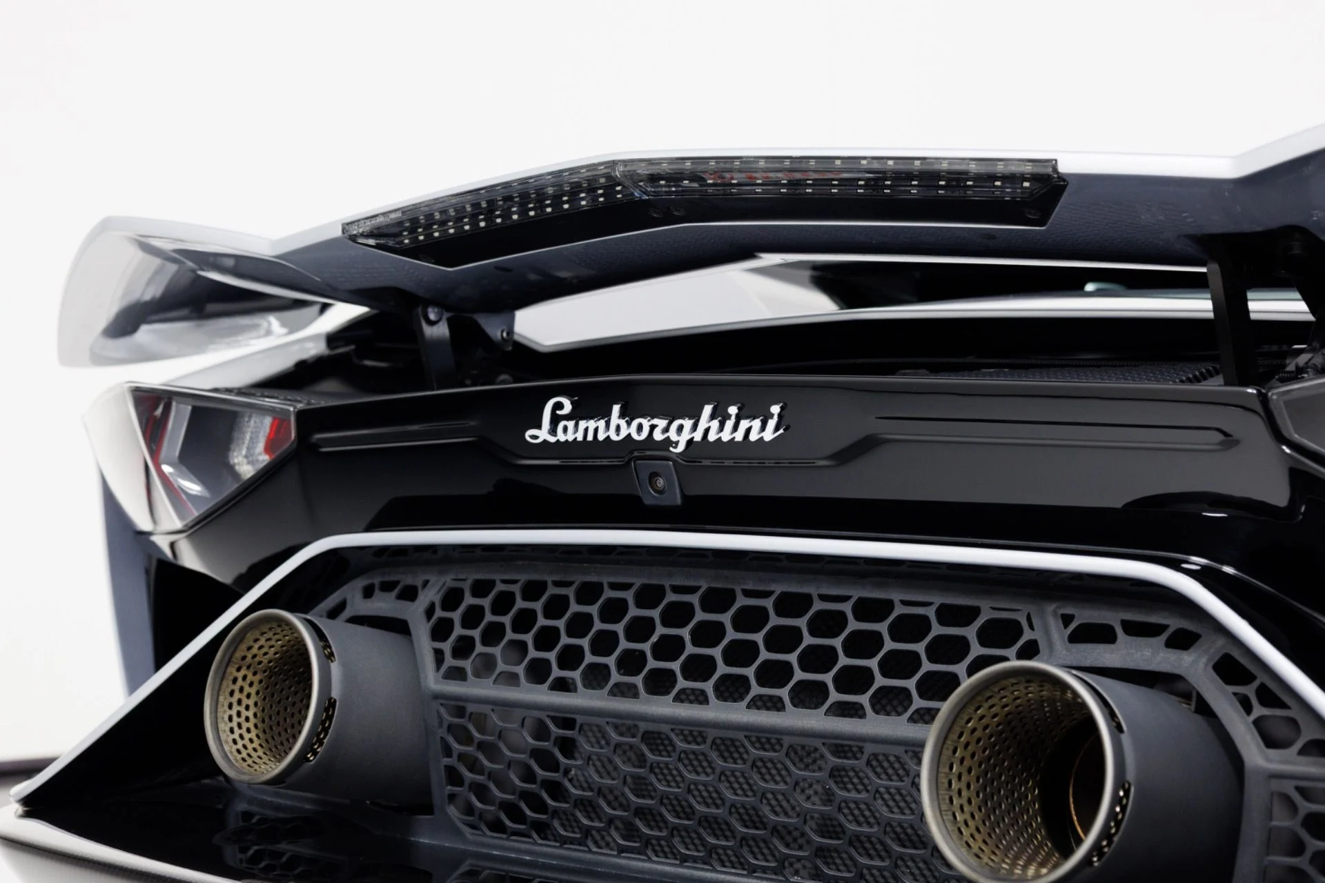 mph080_2959653206_Used_2022_Lamborghini_Aventador_LP_780_4_Ultimae_1784925969_b5f5620f18