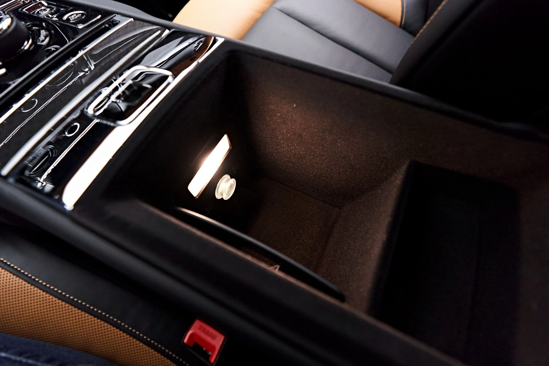 mph080_3036461570_Used_2022_Rolls_Royce_Cullinan_Base_1679686724_3c39137f9f