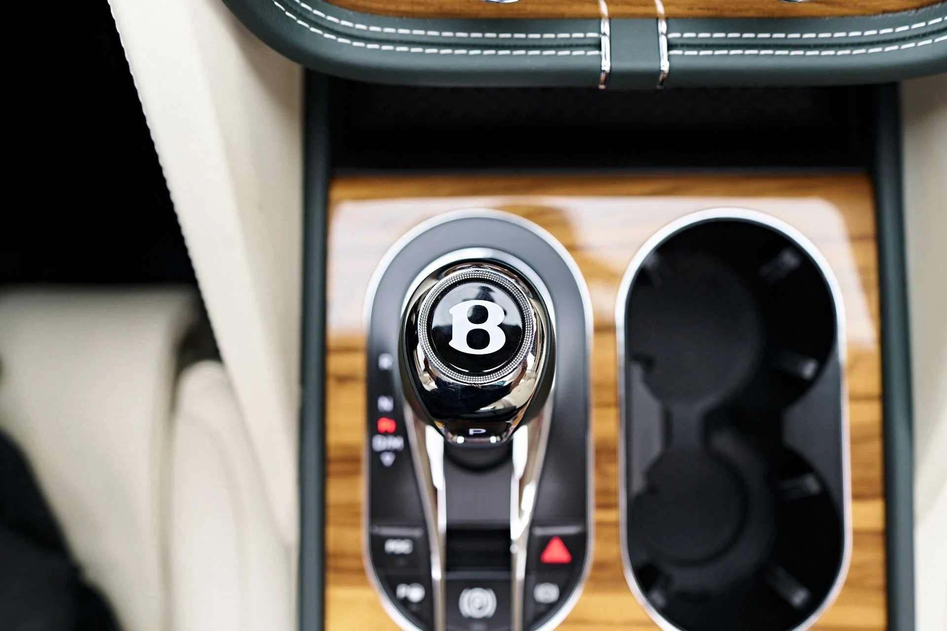 mph080_3057164527_Used_2023_Bentley_Bentayga_EWB_1754782522_21e65c3e15