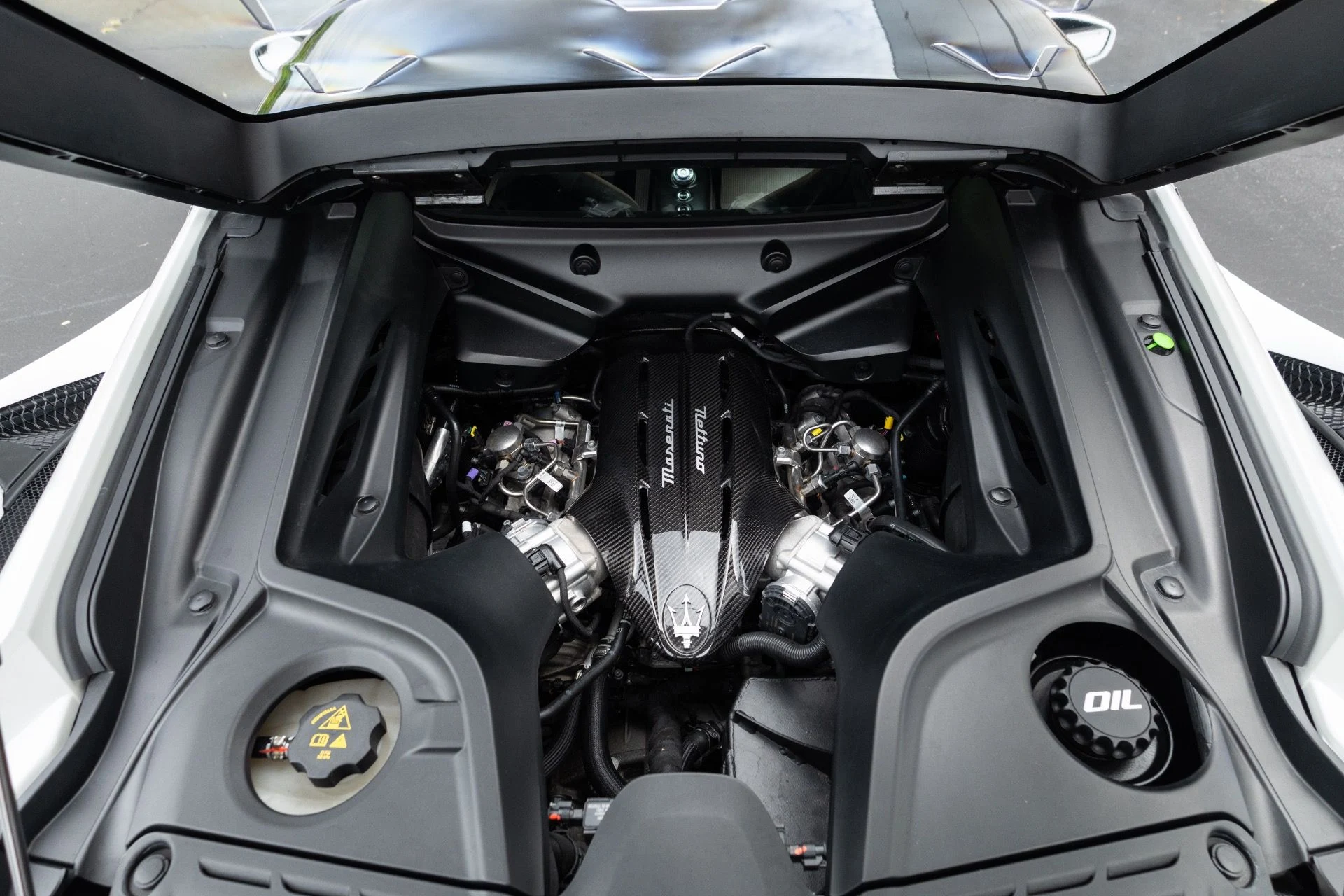 mph080_3059517356_Used_2022_Maserati_MC_20_1777083905_7c8fa23aff