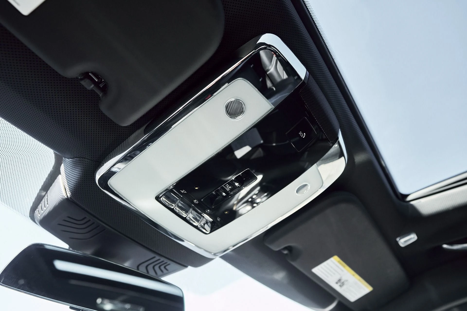 mph080_3090819835_Used_2019_Rolls_Royce_Cullinan_Base_1764382796_4f68c46df7