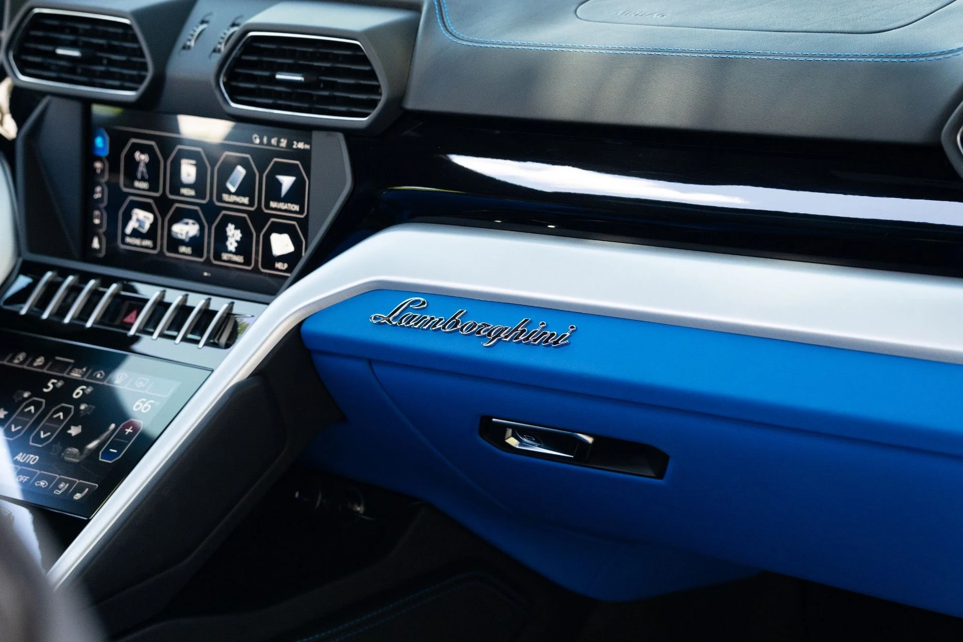 mph080_3099203123_Used_2019_Lamborghini_Urus_1781242066_22f36cc579