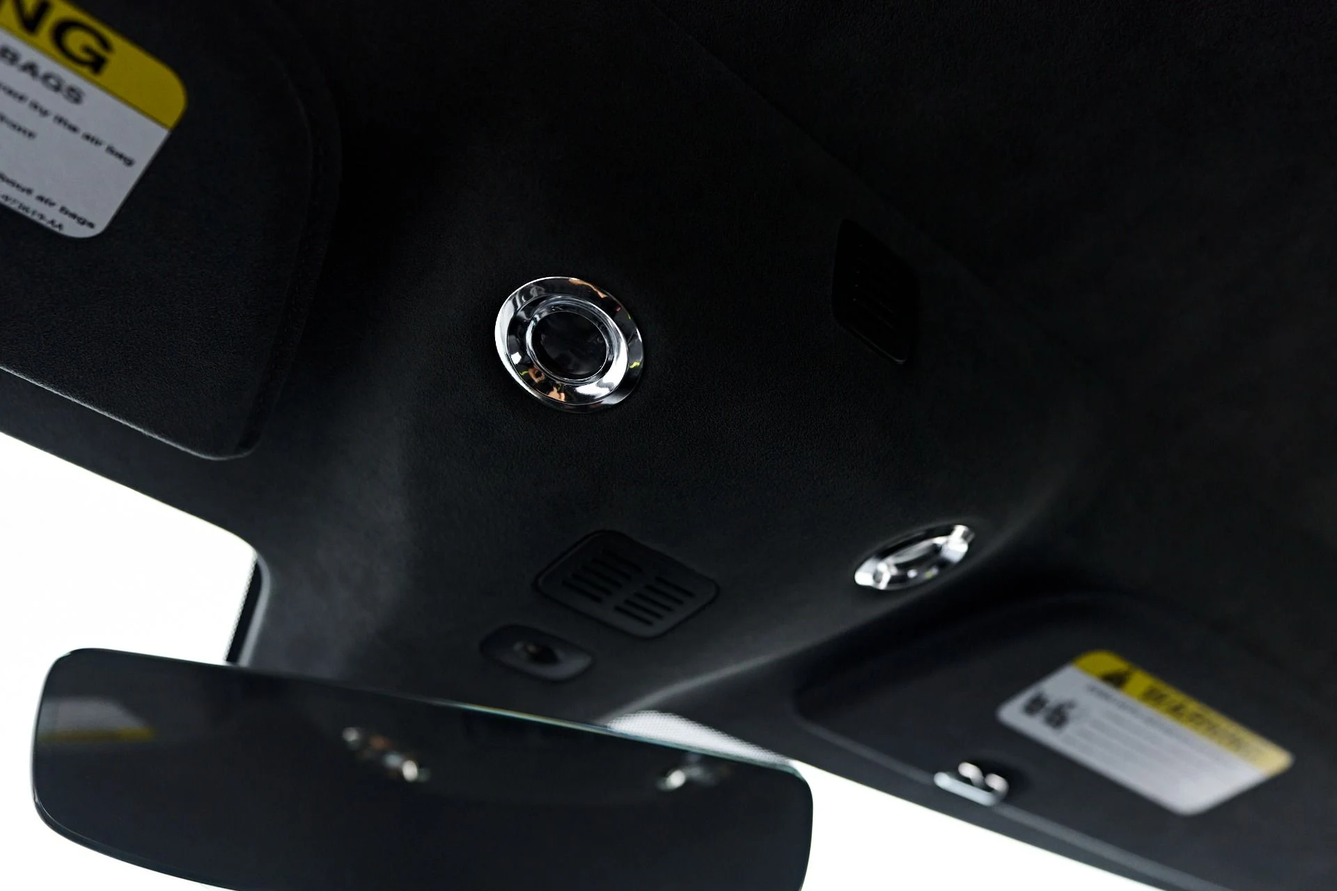 mph080_3127755450_Used_2023_Aston_Martin_Vantage_F1_Edition_1755655727_bbfea1f145