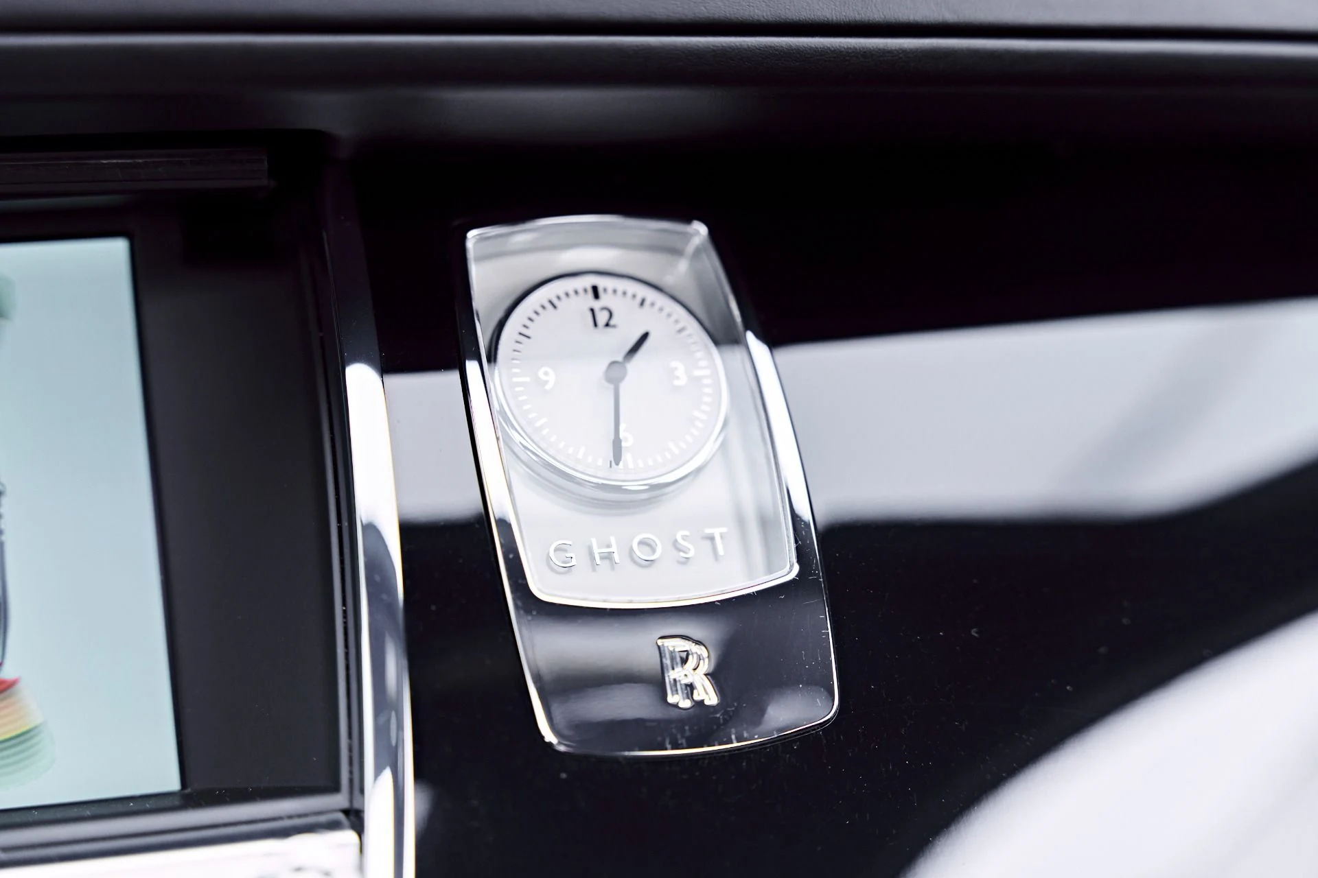 mph080_3185306001_Used_2015_Rolls_Royce_Ghost_Base_1783648255_42167a3fc9