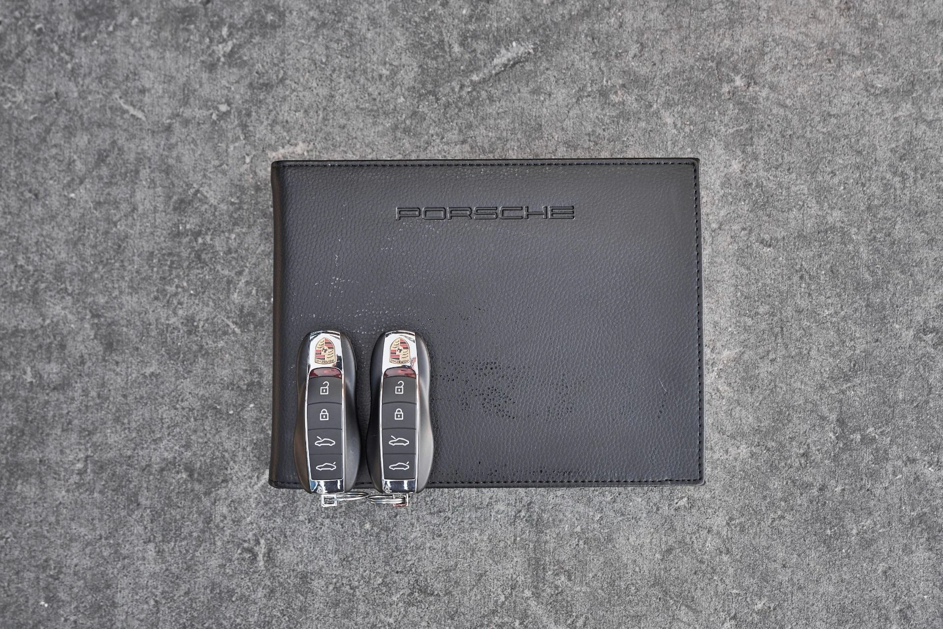 mph080_3277798139_Used_2023_Porsche_718_Cayman_GT_4_RS_1760748994_467a1f6b11