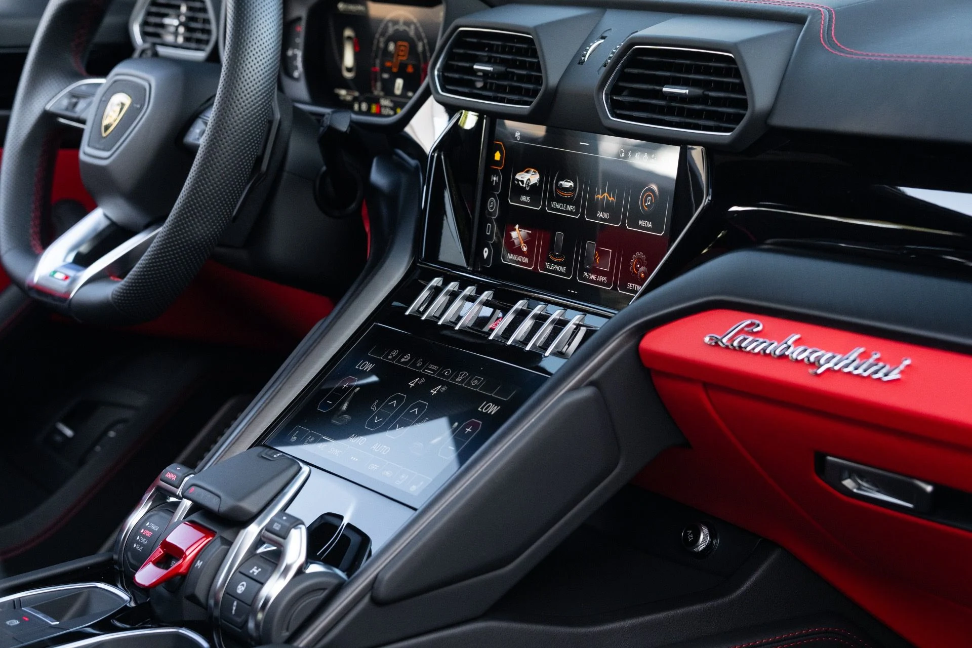 mph080_3513628621_Used_2024_Lamborghini_Urus_S_1781216022_8422bd4ffe