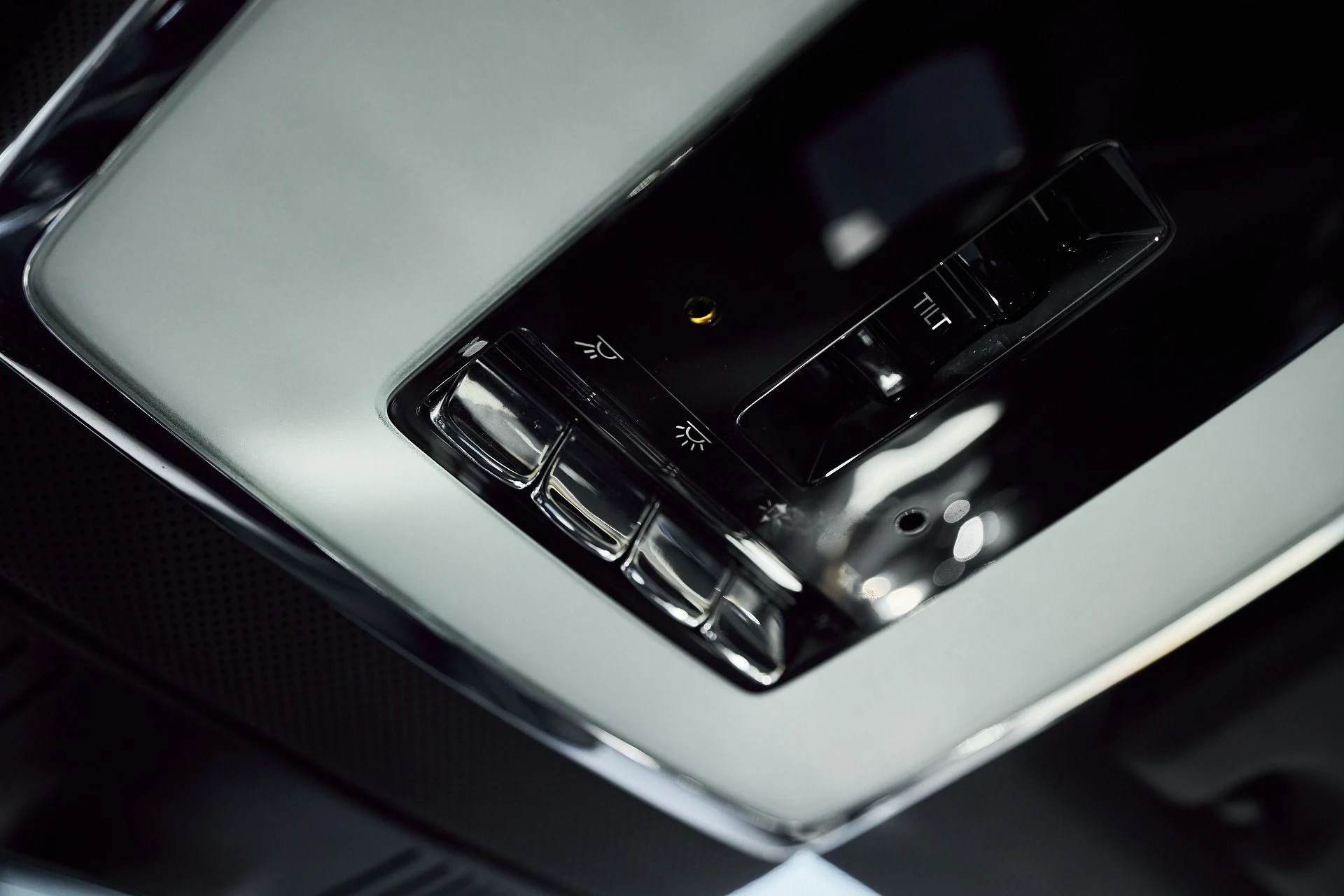 mph080_362960799_Used_2019_Rolls_Royce_Cullinan_Base_1767201800_d44b54e168