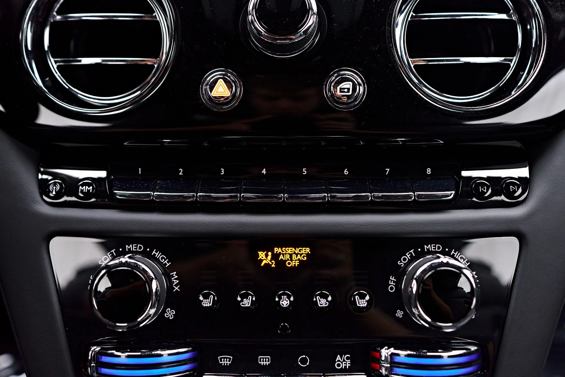 mph080_3651817619_Used_2025_Rolls_Royce_Spectre_1755107741_190b05ca41