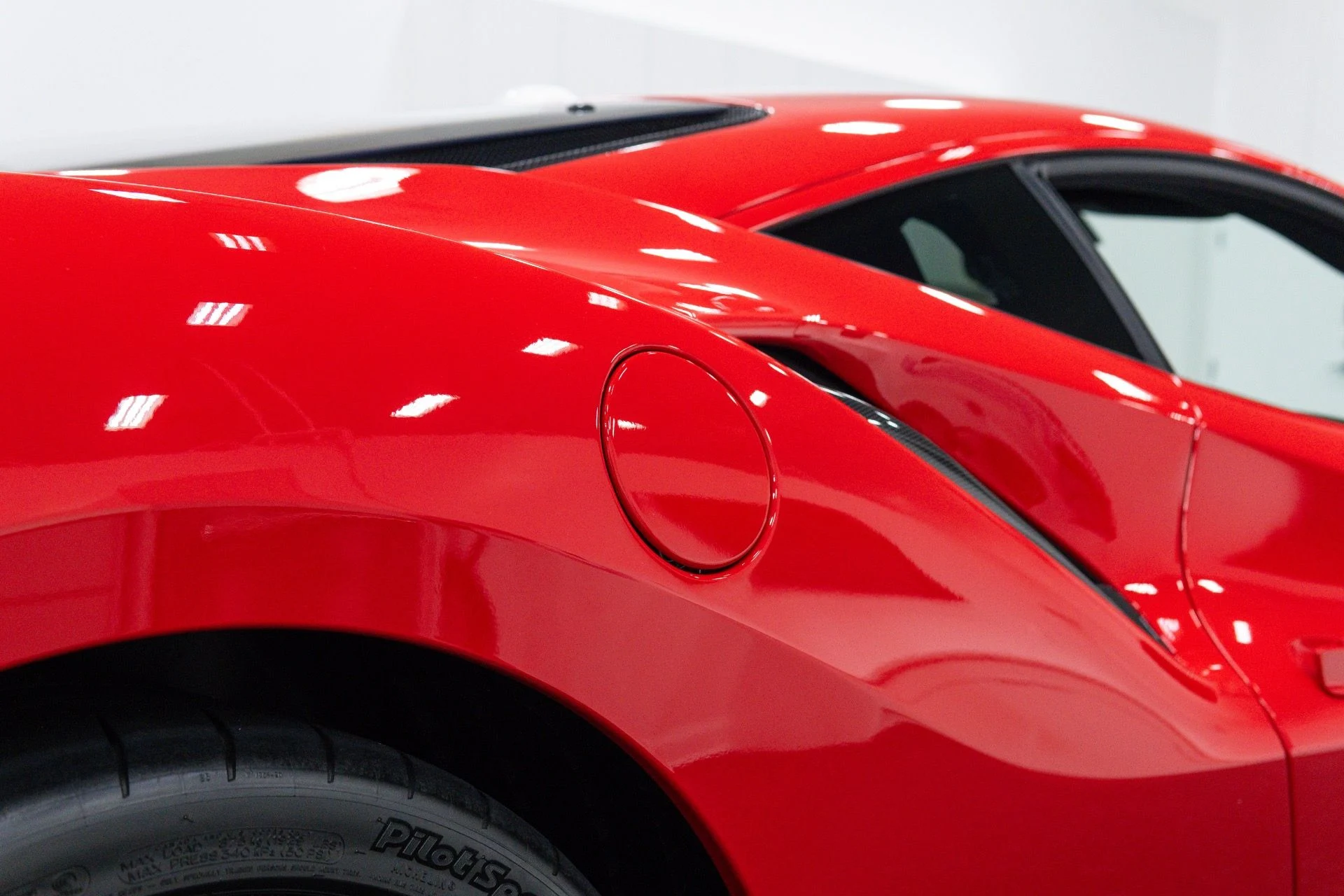 mph080_3743729644_Used_2020_Ferrari_488_Pista_1788470814_01ca290e6e