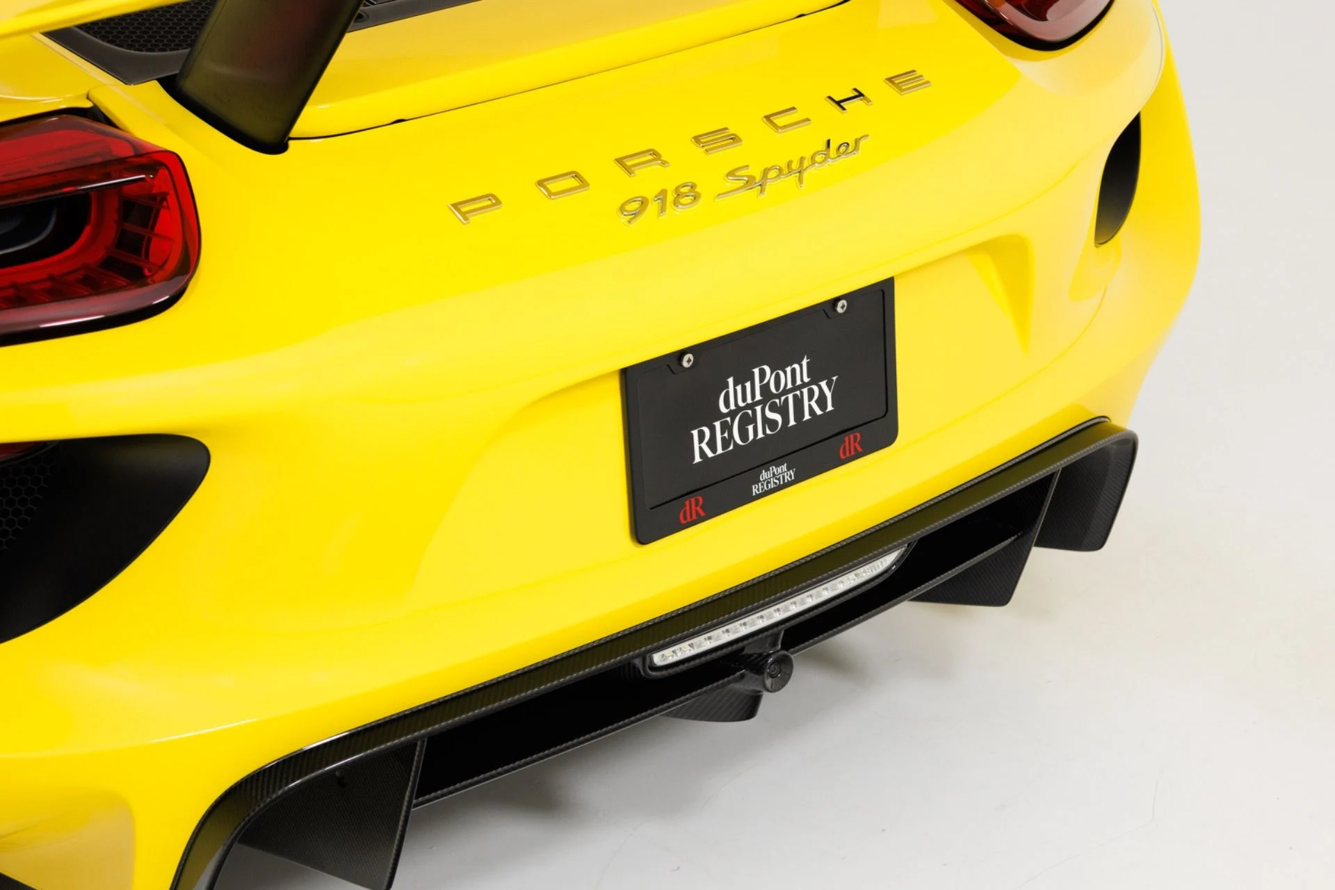 mph080_3778641068_Used_2015_Porsche_918_Spyder_1789427651_d9a31d331d