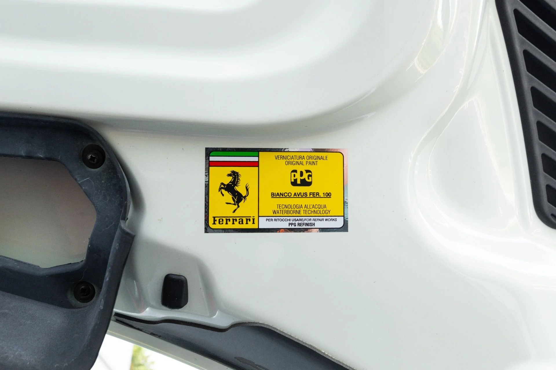 mph080_3852703426_Used_2018_Ferrari_488_Spider_1779900992_332c2fbee0