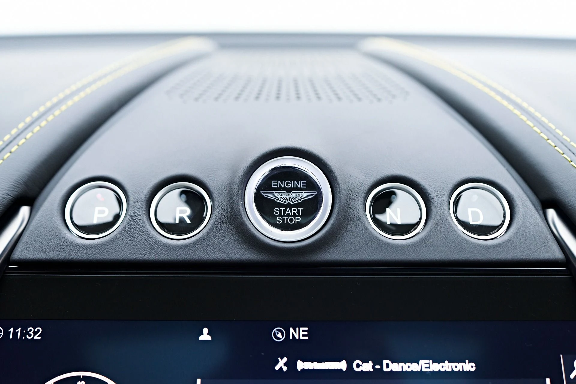 mph080_3981025532_Used_2024_Aston_Martin_DBX_707_1753235896_3b5e049d1d