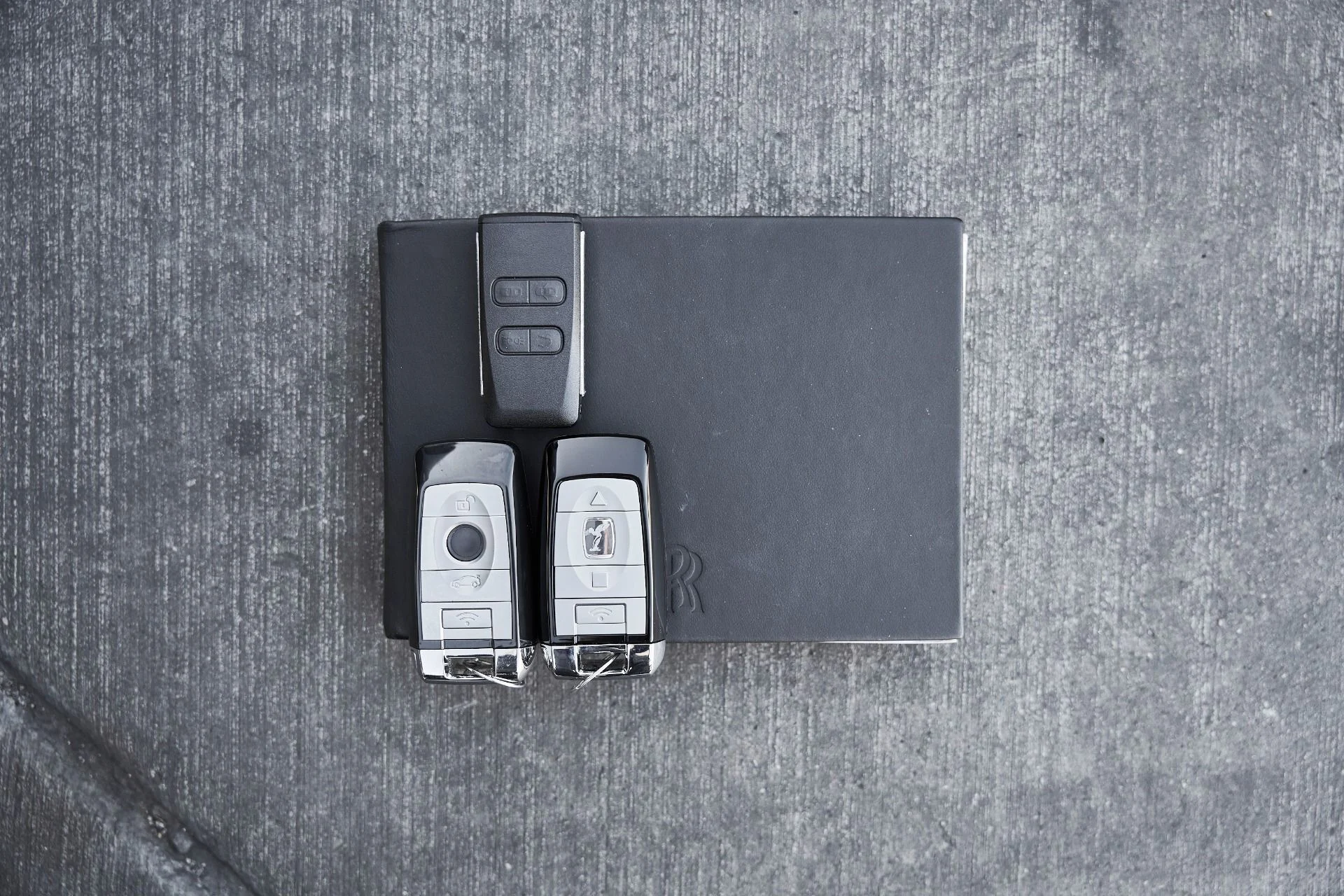 mph080_4170599983_Used_2016_Rolls_Royce_Dawn_Base_1770086815_bc462bdfe1