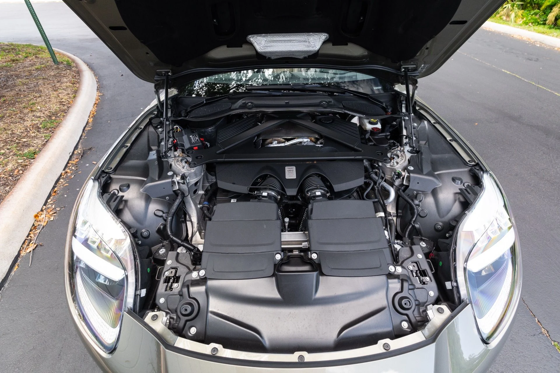 mph080_4213880088_Used_2024_Aston_Martin_DB_12_Volante_1777693541_6e3849192e