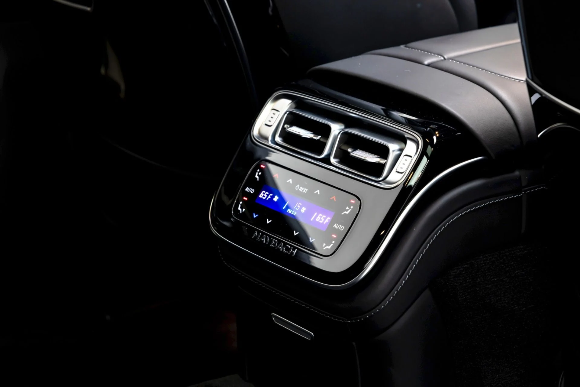 mph080_42469880_13213_p81_l_e97e3043b8