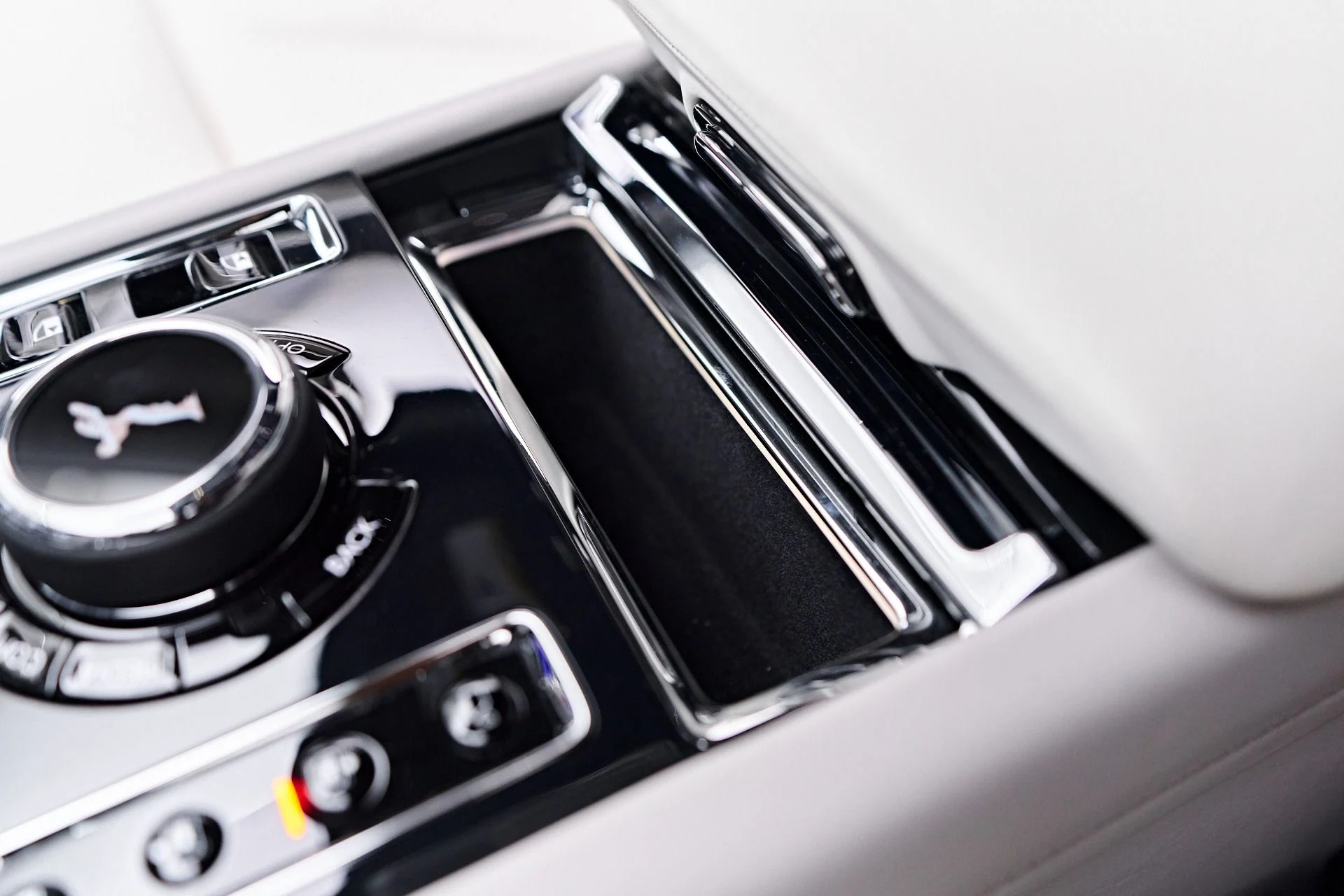 mph080_4267151754_Used_2024_Rolls_Royce_Ghost_Base_1752169894_d5d16f7b55