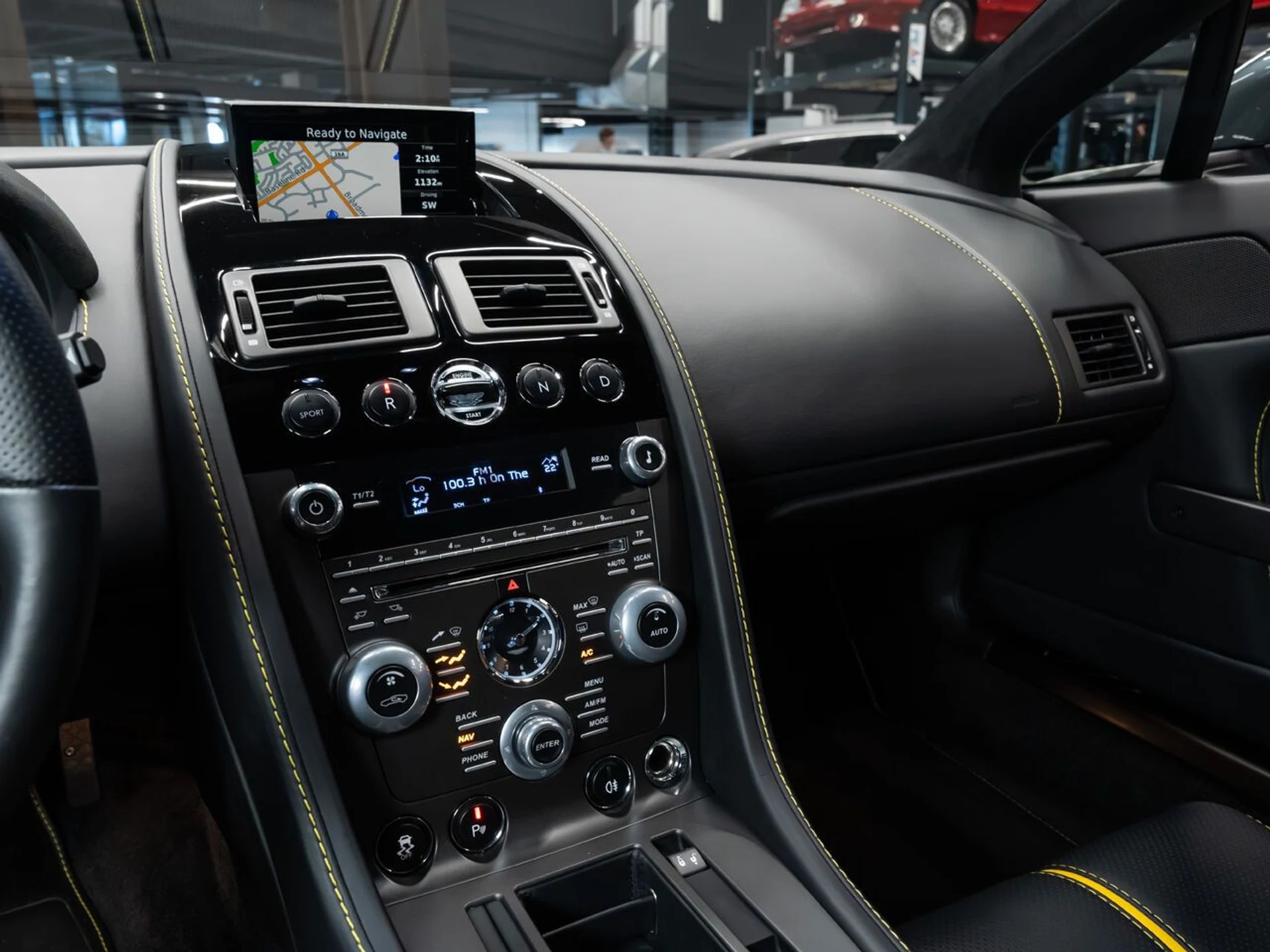 mph080_4279667780_aston_martin_v8_vantage_2015_84b53c4f23