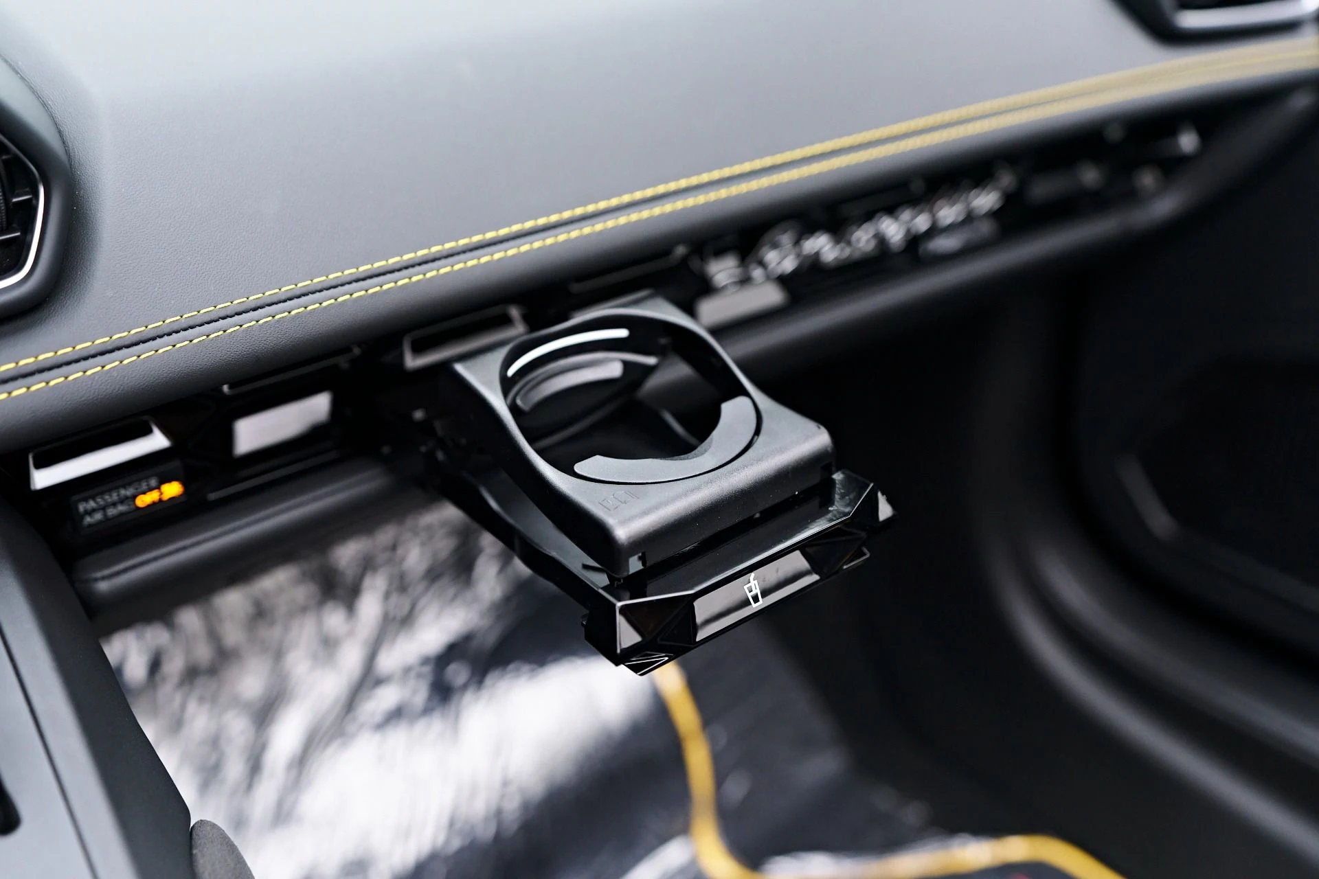 mph080_466267474_Used_2021_Lamborghini_Huracan_EVO_Base_1754524536_882256c3ee