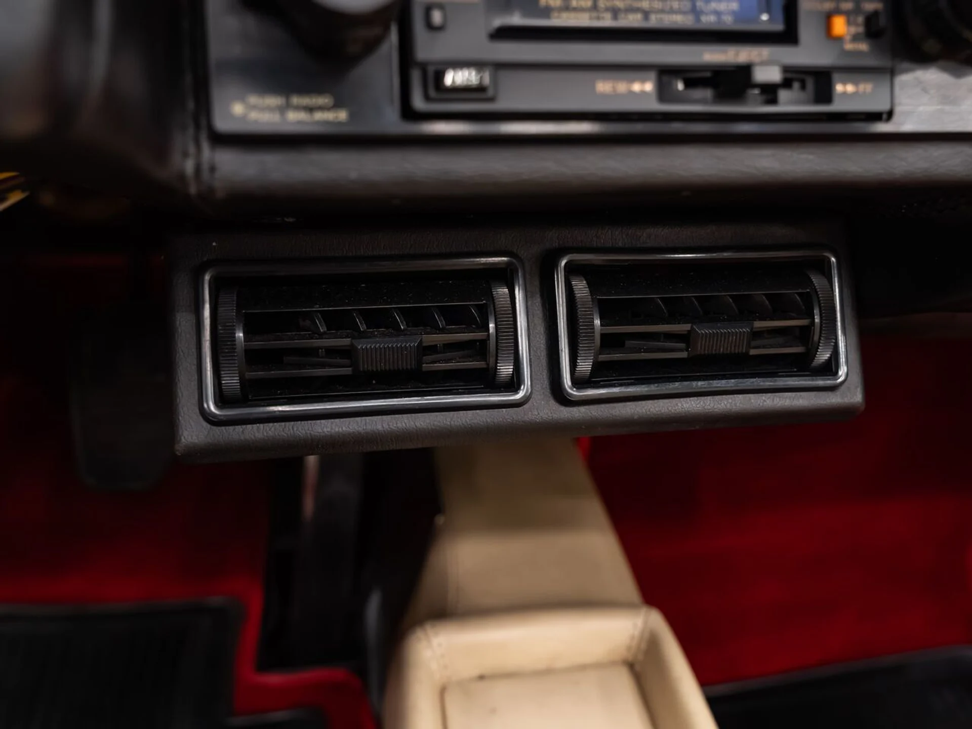 mph080_665078045_ferrari_308_gtsi_1982_0744aad7b2