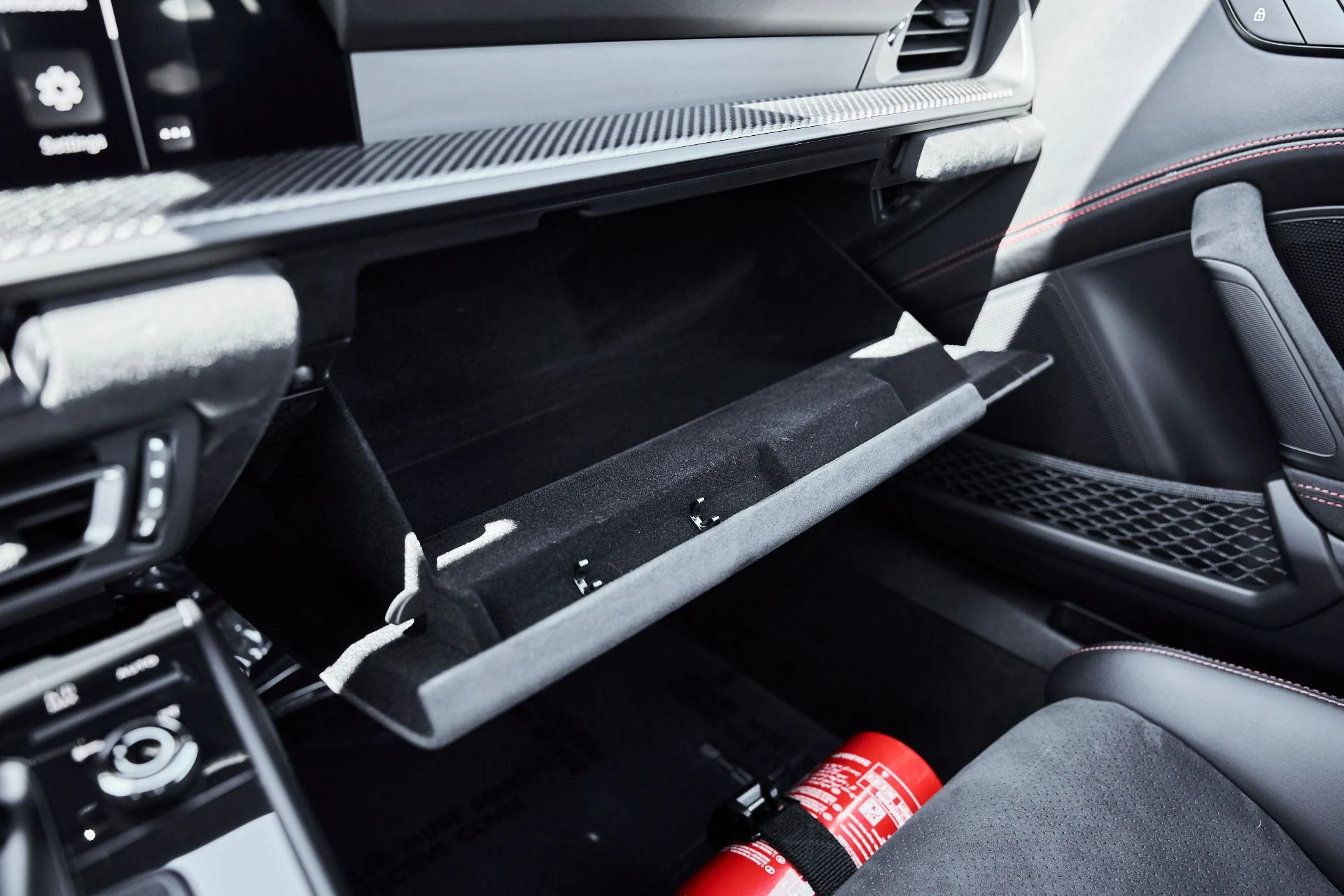 mph080_775051646_Used_2024_Porsche_911_GT_3_RS_1775094643_1b582eded2