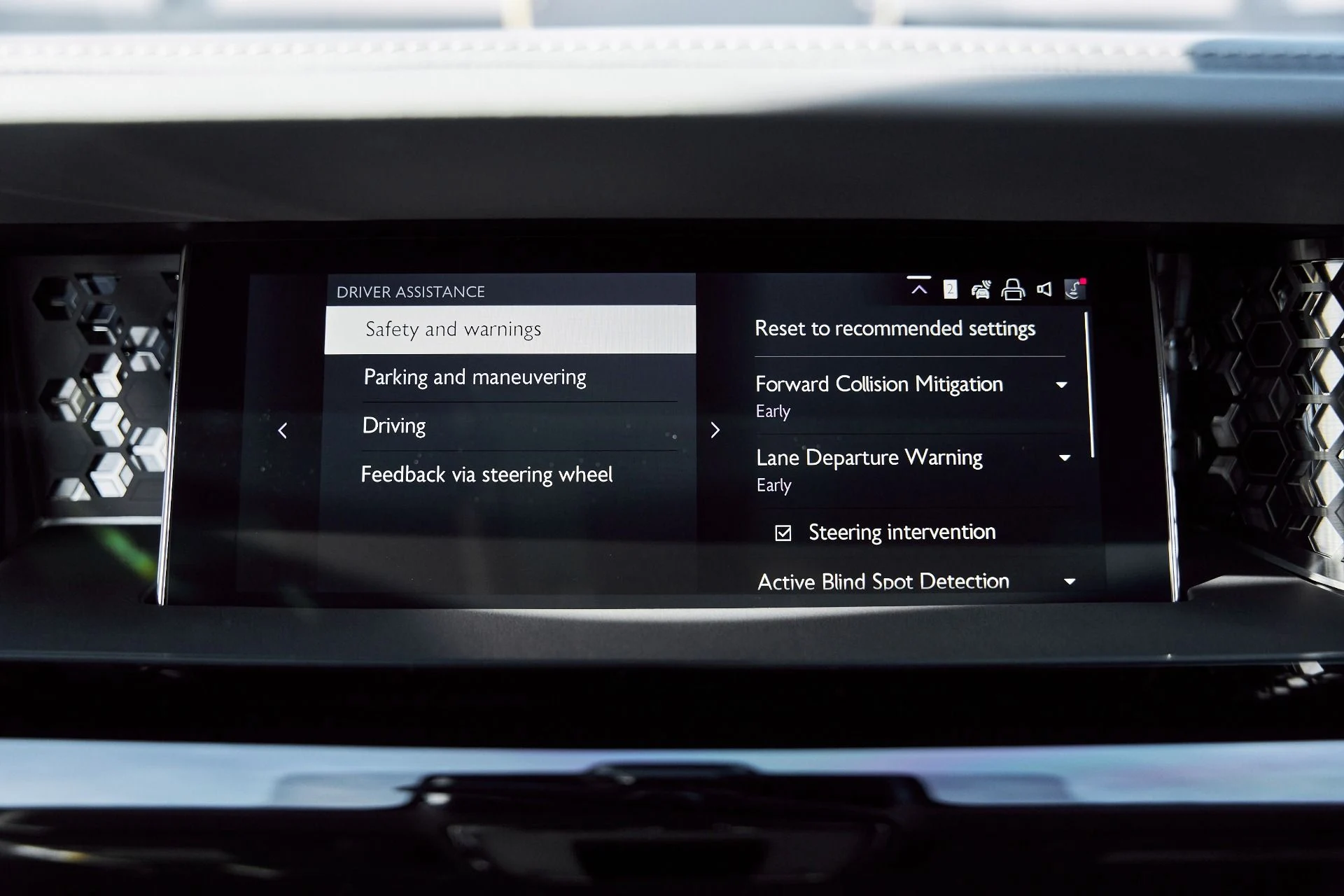 mph080_939068690_Used_2025_Rolls_Royce_Phantom_Base_1769481036_da5f457761