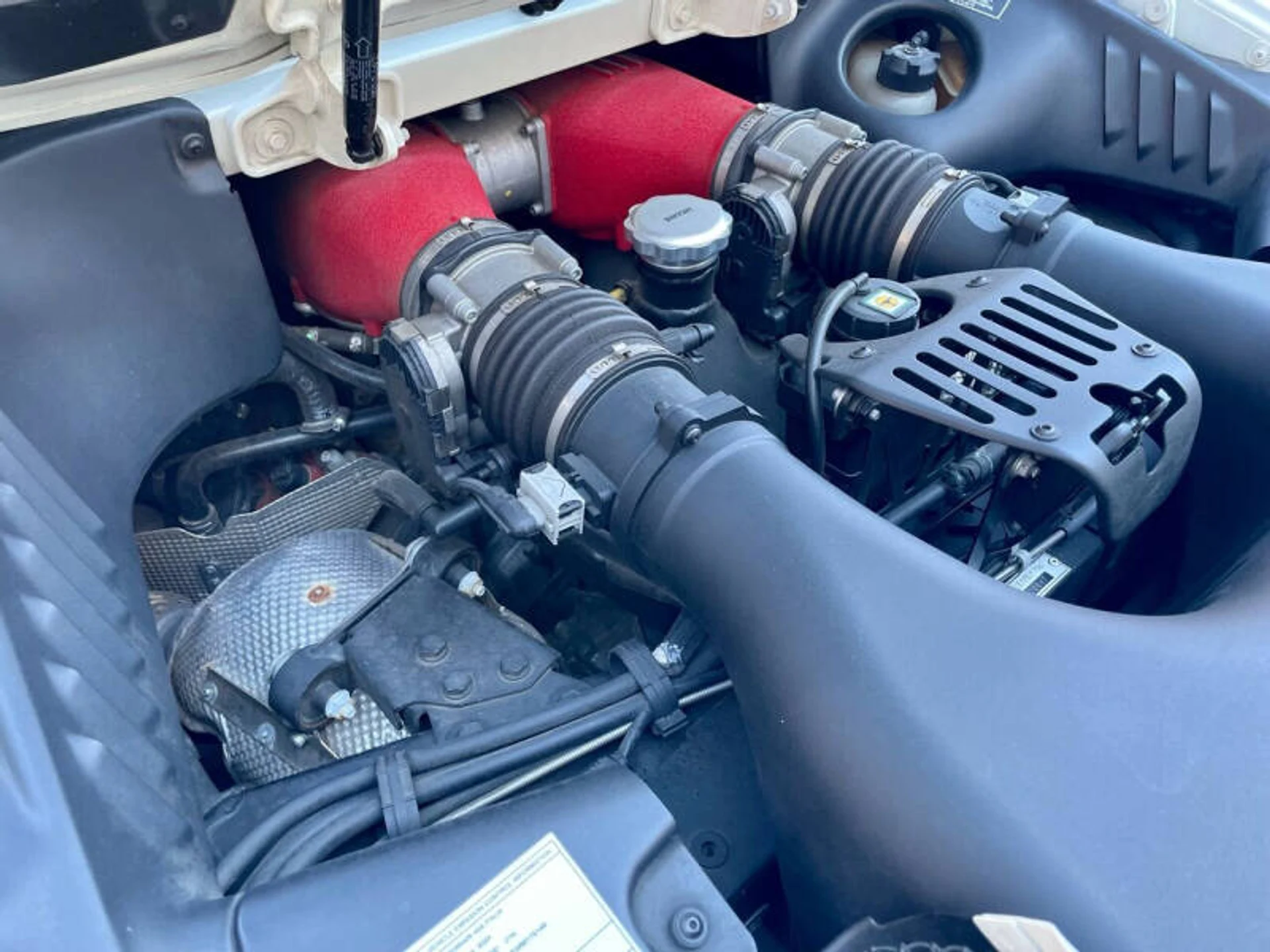 mph080_983965358_2013_ferrari_458_spider_base_2dr_convertible_13a7bfee96