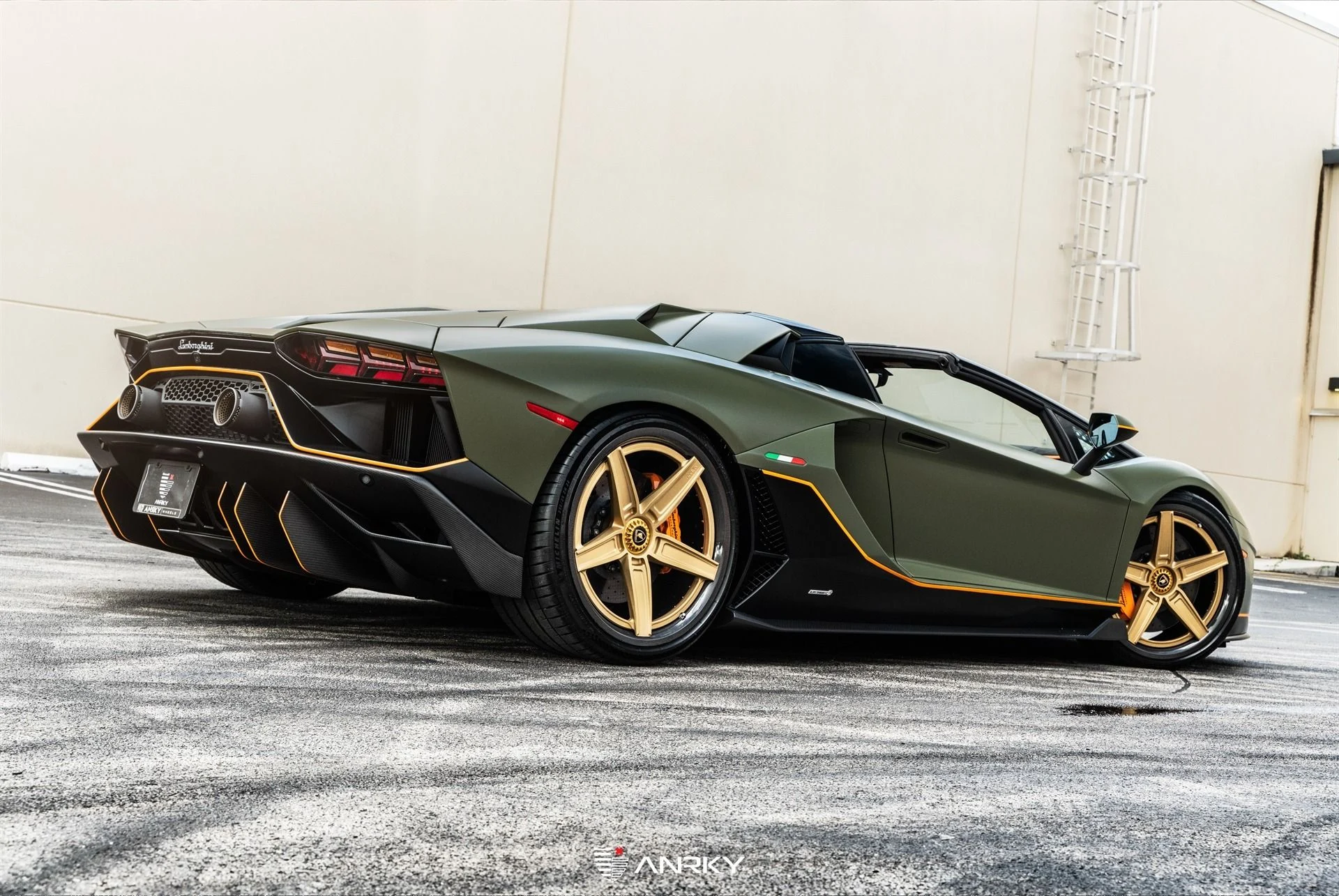 mph081_1116781996_13015_p82_l_ee4cc87bba