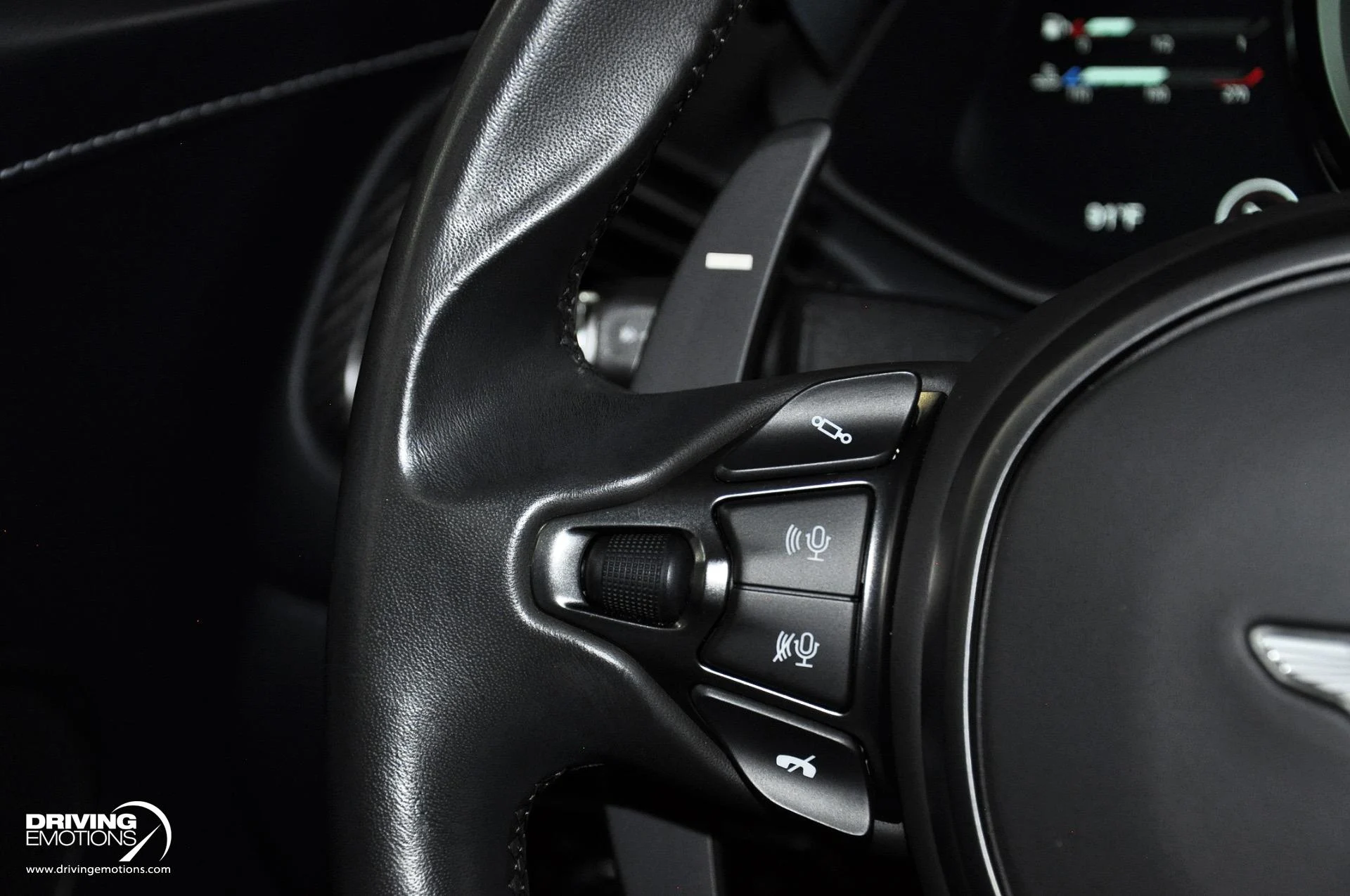 mph081_1124380194_880_p82_l_cbbead70e7