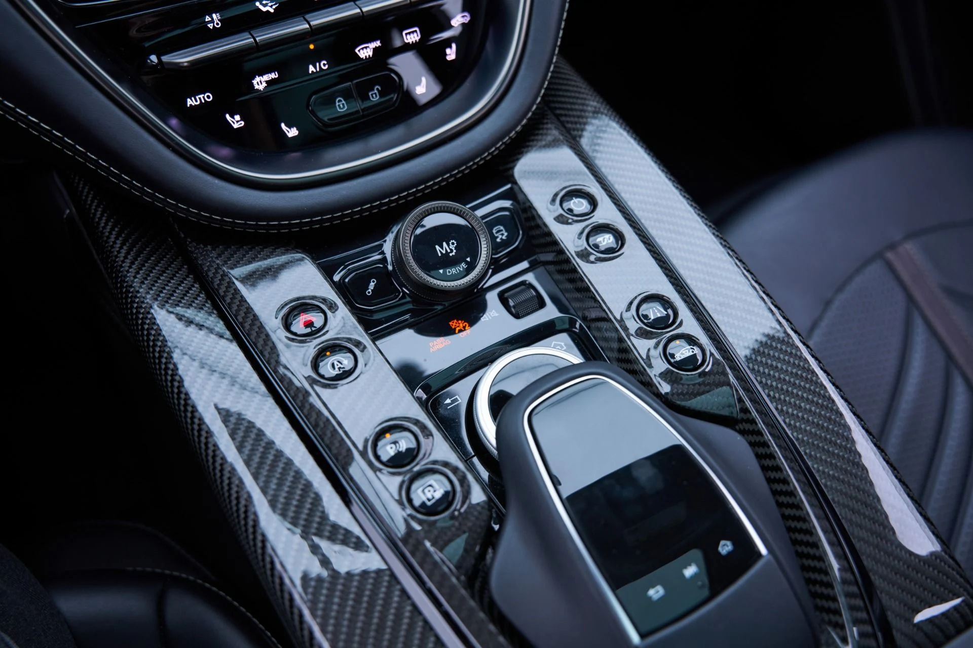 mph081_1243400730_Used_2024_Aston_Martin_DBX_707_1793218303_fe30da40fa