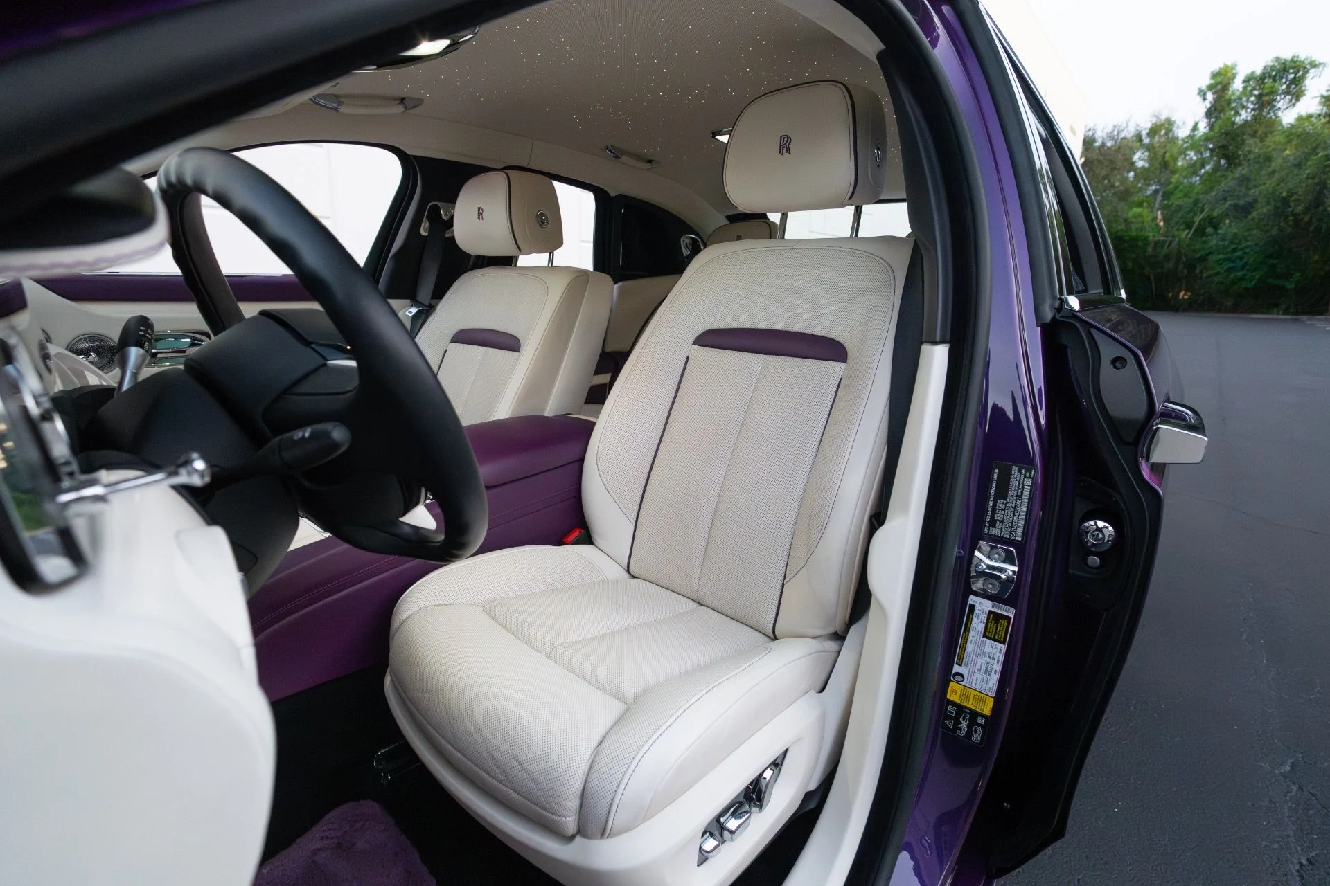 mph081_1264732164_Used_2021_Rolls_Royce_Ghost_1762913749_39a206211a