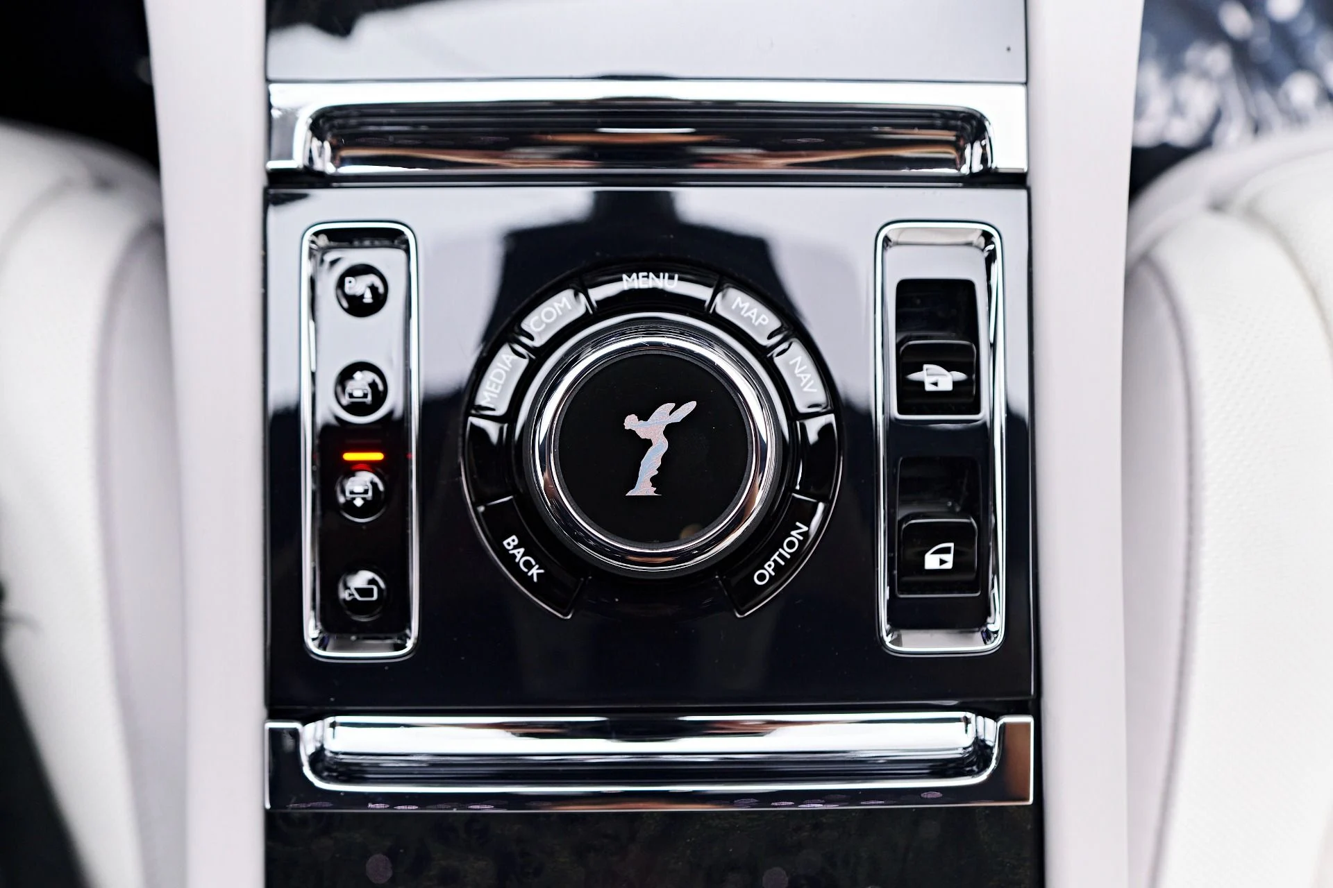 mph081_1318531104_Used_2024_Rolls_Royce_Ghost_Base_1752169894_63de68d697