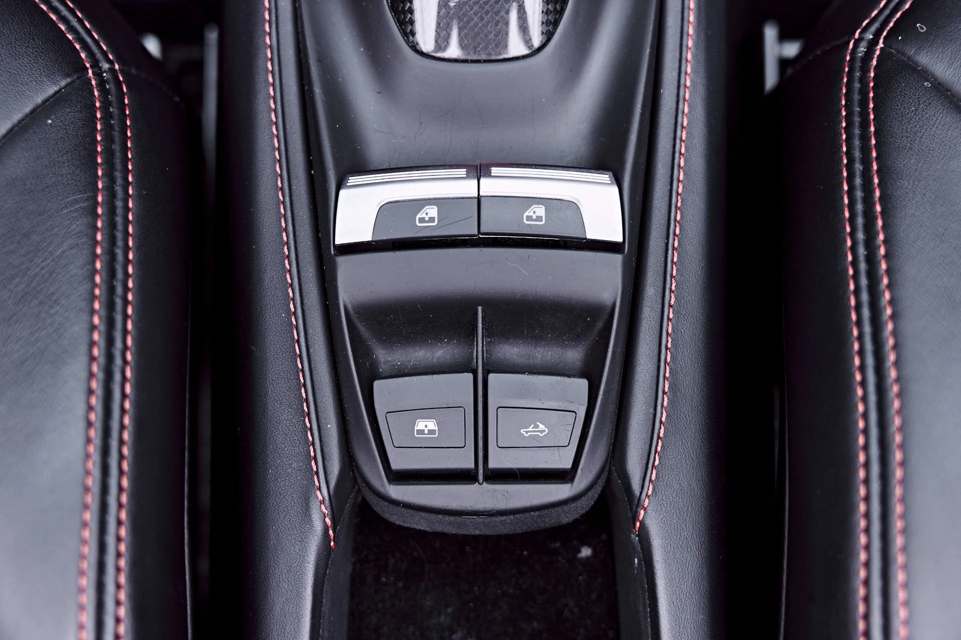 mph081_1575261291_Used_2018_Ferrari_488_Spider_Base_1782759935_d38af9f8b4