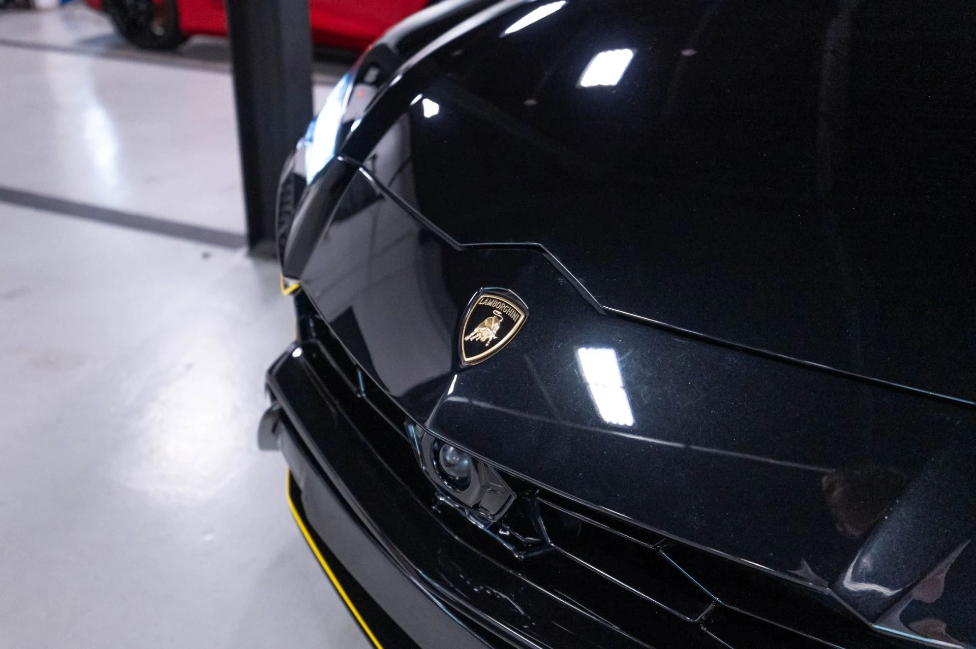 mph081_1668152972_Used_2019_Lamborghini_Urus_1786985122_5ee4bd25e7