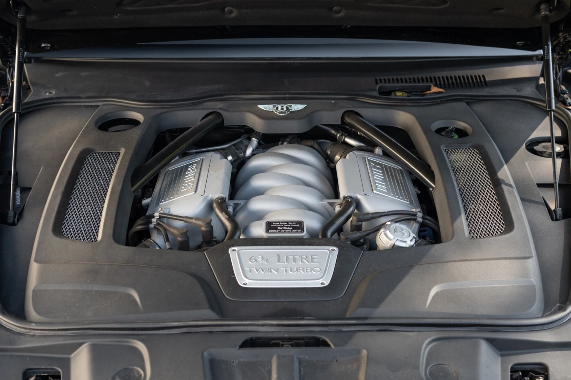 mph081_1696595424_Used_2014_Bentley_Mulsanne_1774576298_9271e97c43