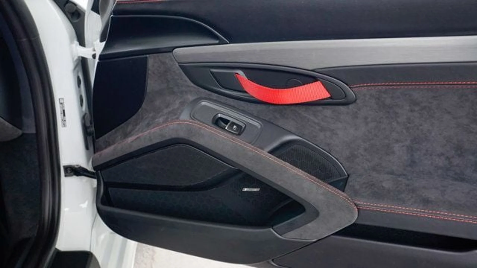 mph081_1710251270_used_2020_porsche_718_cayman_gt4coupe_14354_22875819_82_640_6aa1585e77