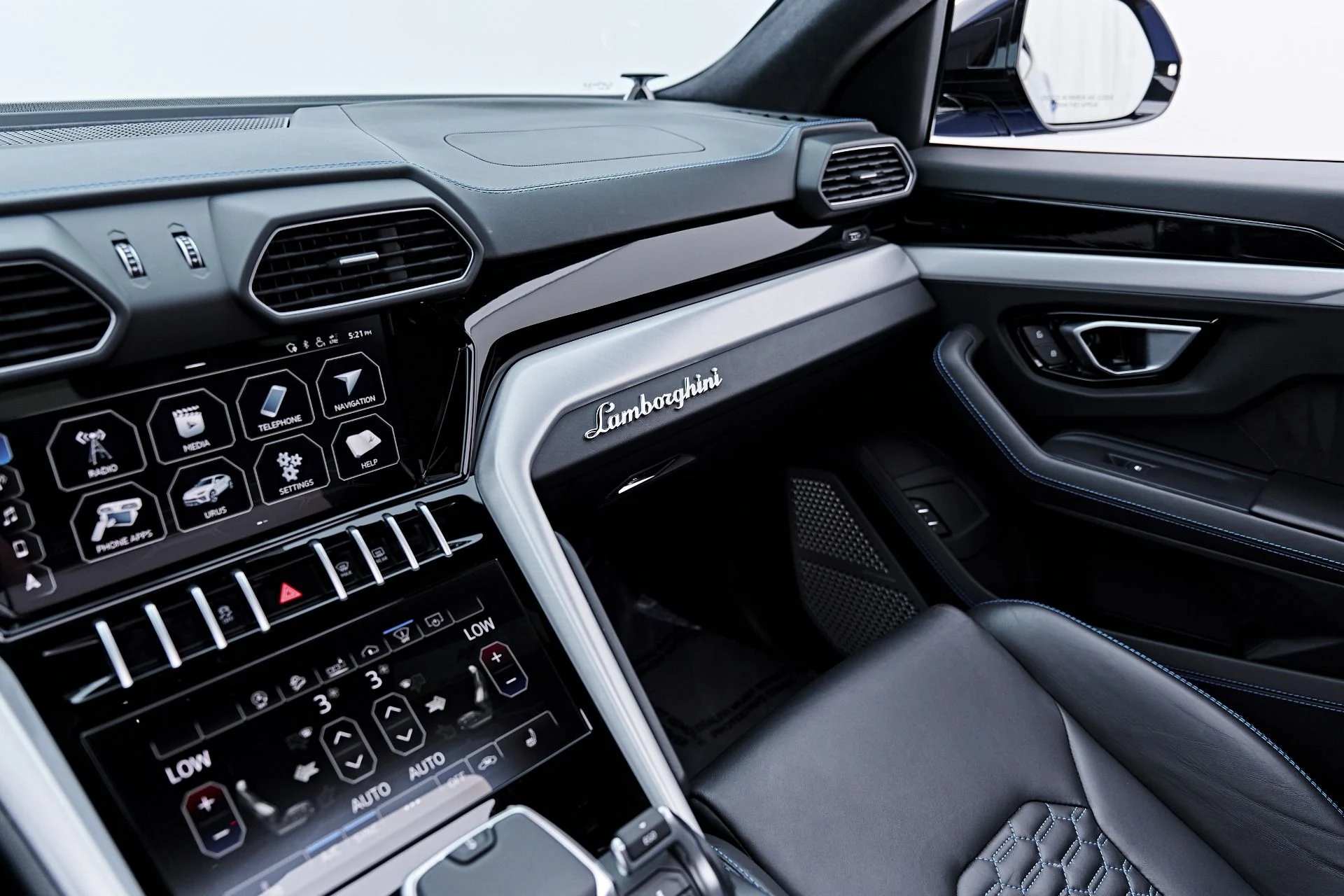 mph081_1795238335_Used_2020_Lamborghini_Urus_Base_1790959195_081d5f277d
