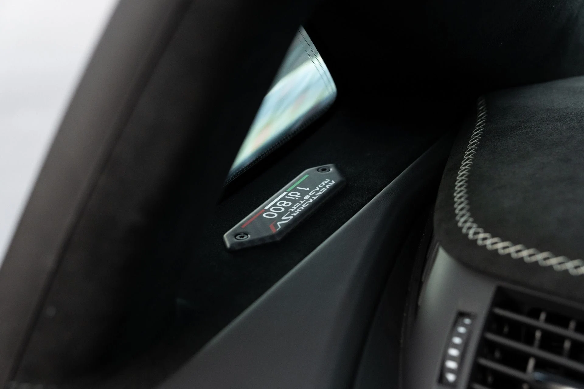 mph081_1848242534_Used_2020_Lamborghini_Aventador_LP_770_4_SVJ_Roadster_1766609736_55a26e64eb