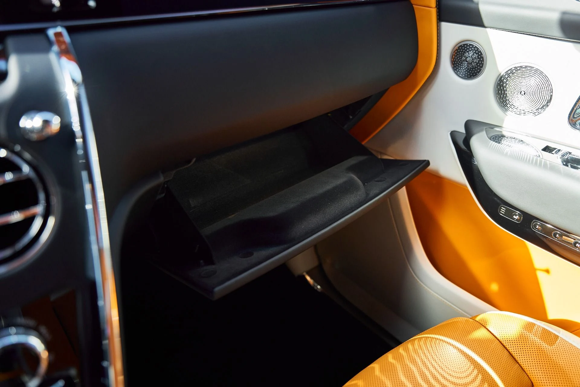 mph081_2054174848_Used_2026_Rolls_Royce_Cullinan_Base_1766884868_b158142717