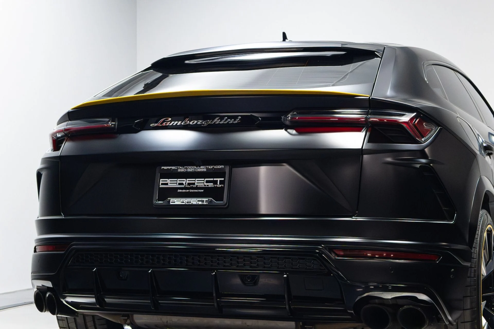 mph081_208433687_Used_2022_Lamborghini_Urus_Graphite_Capsule_1775757245_a1ab258cd1