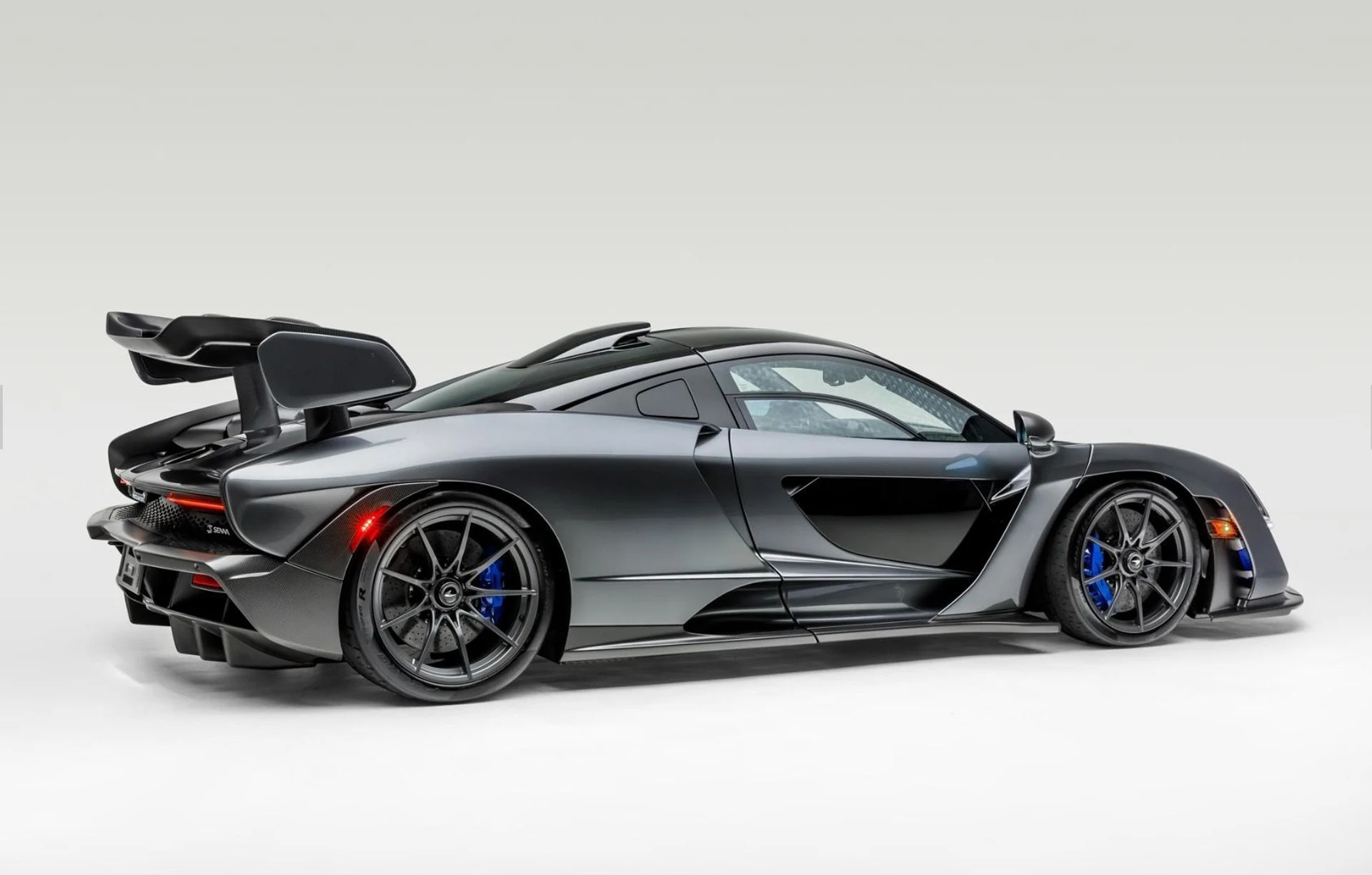 mph081_2152558002_12200_p82_l_49ccb0e303